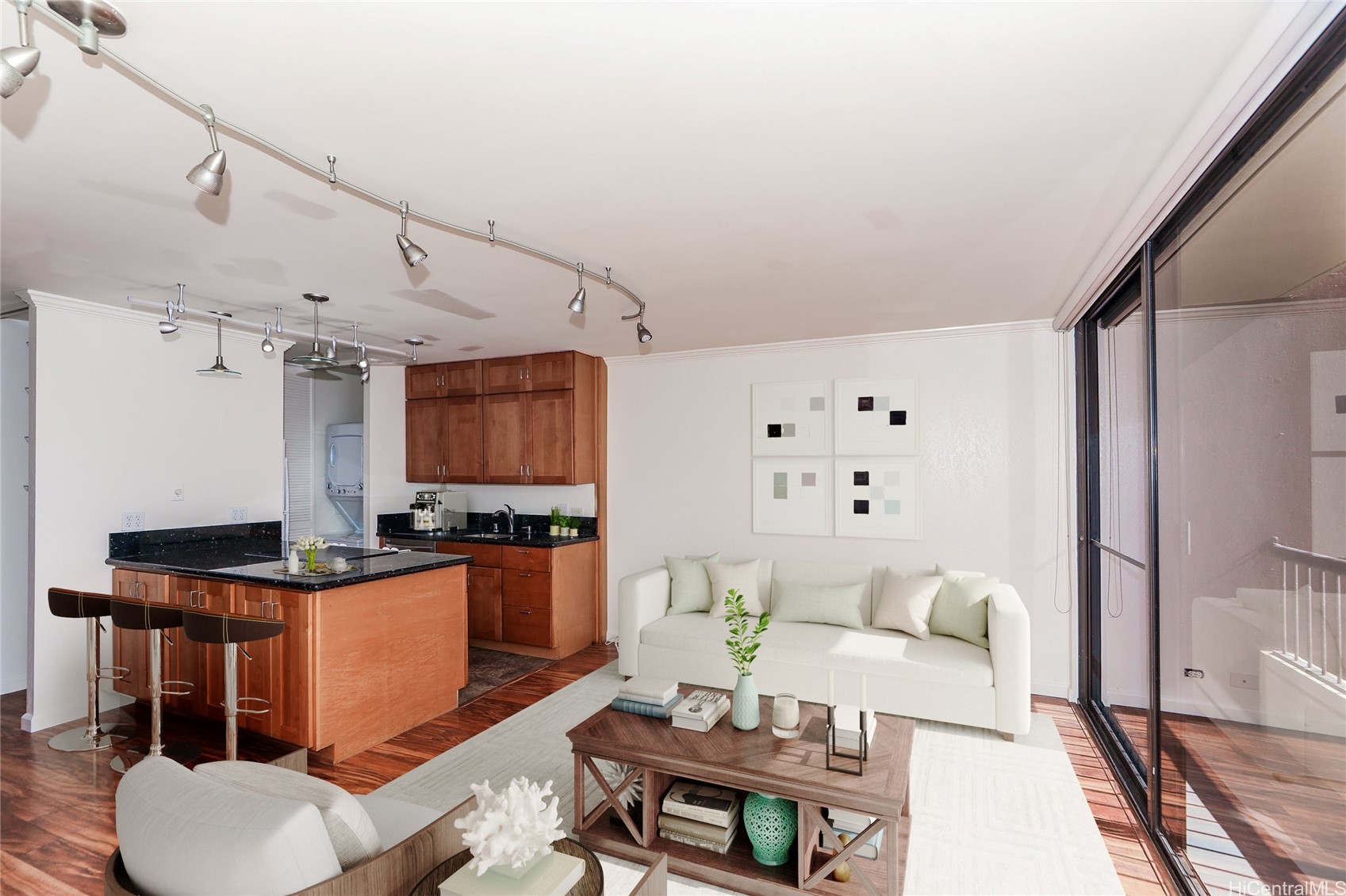 320 Liliuokalani Avenue 702