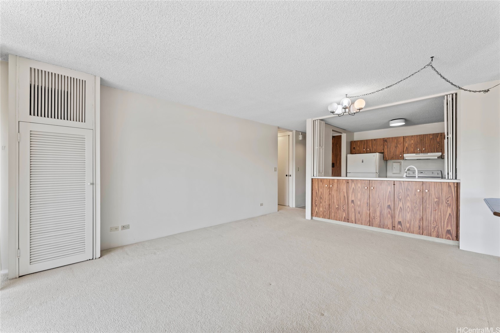 1717 Mott Smith Drive 2212