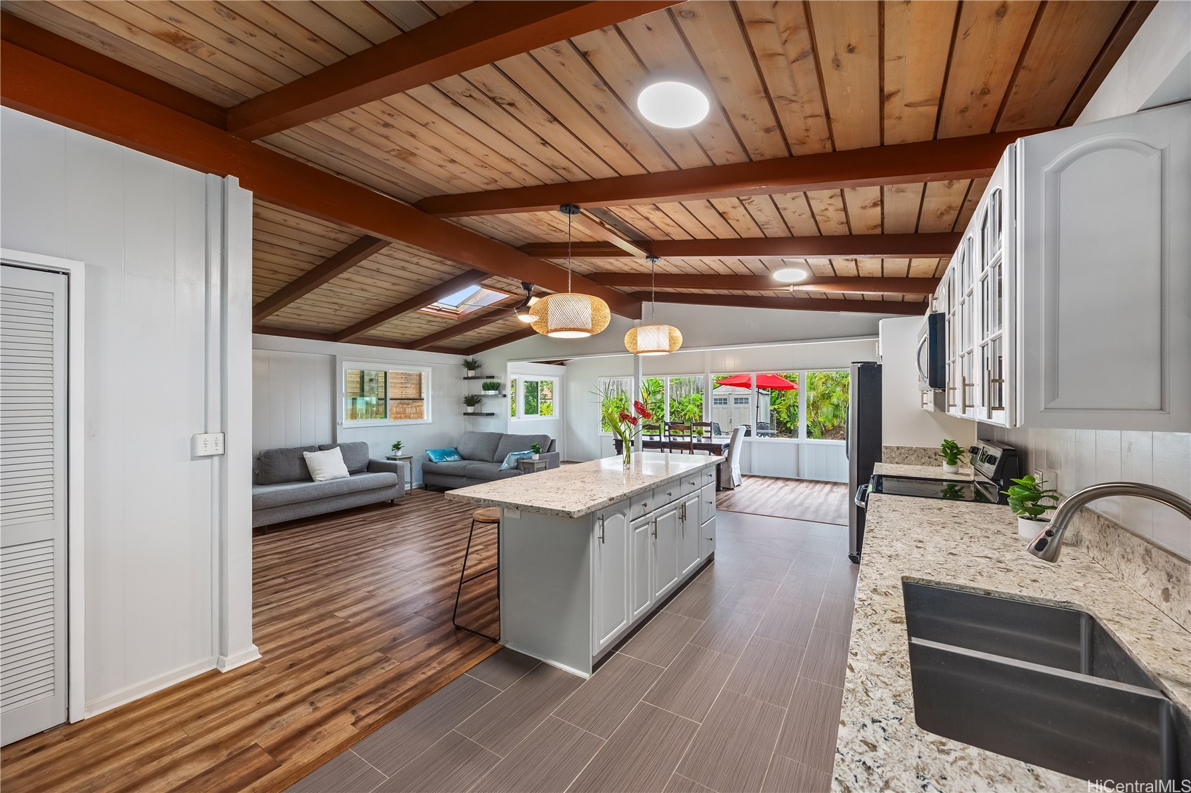 2445 Komo Mai Drive
