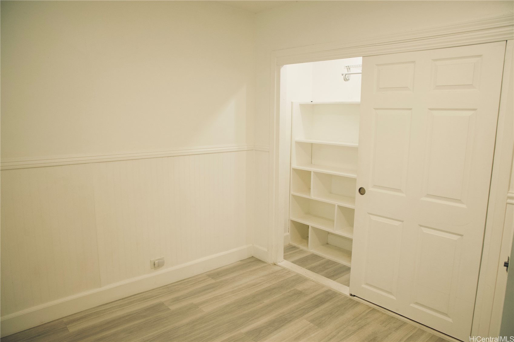 1867 Kaioo Drive 110