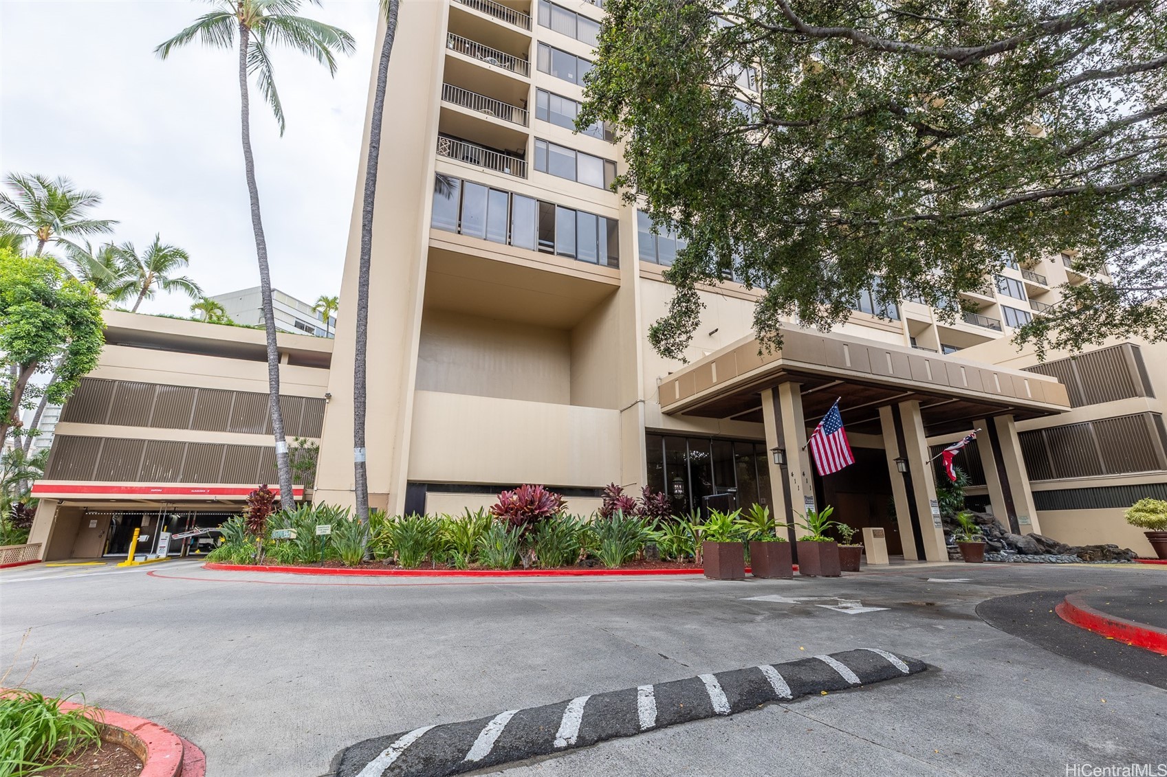 Chateau Waikiki Condominium