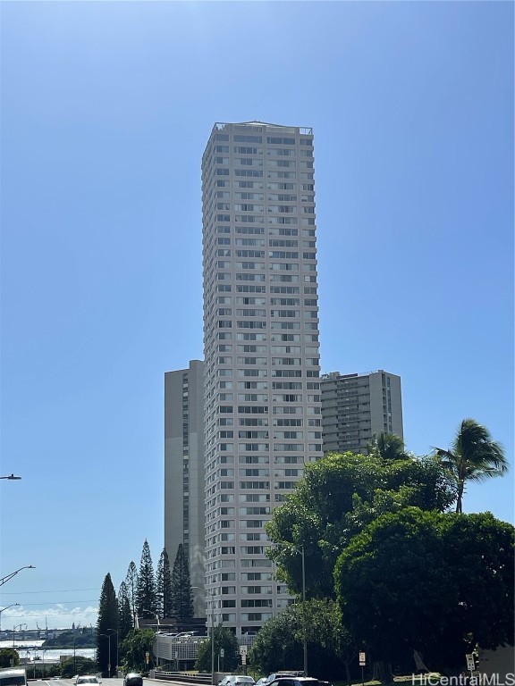 Pearlridge Square Condominium