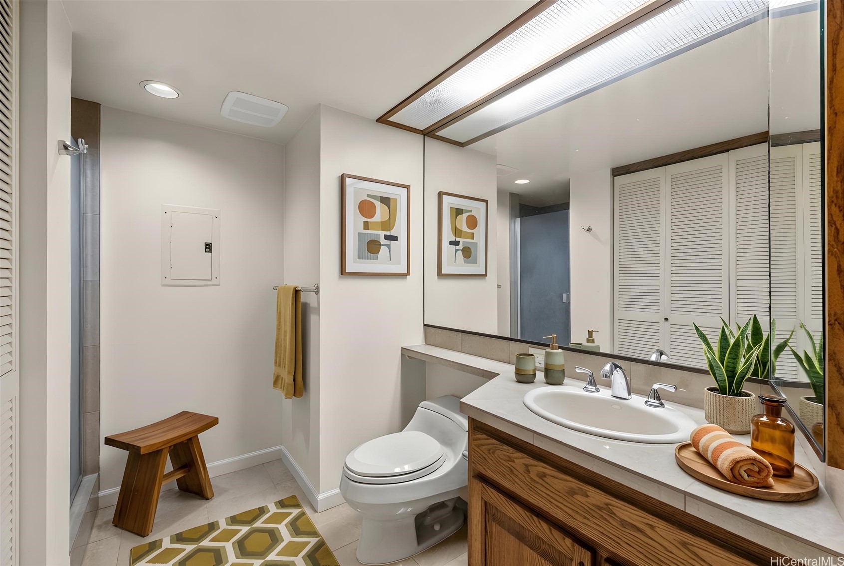 555 Hahaione Street 3E