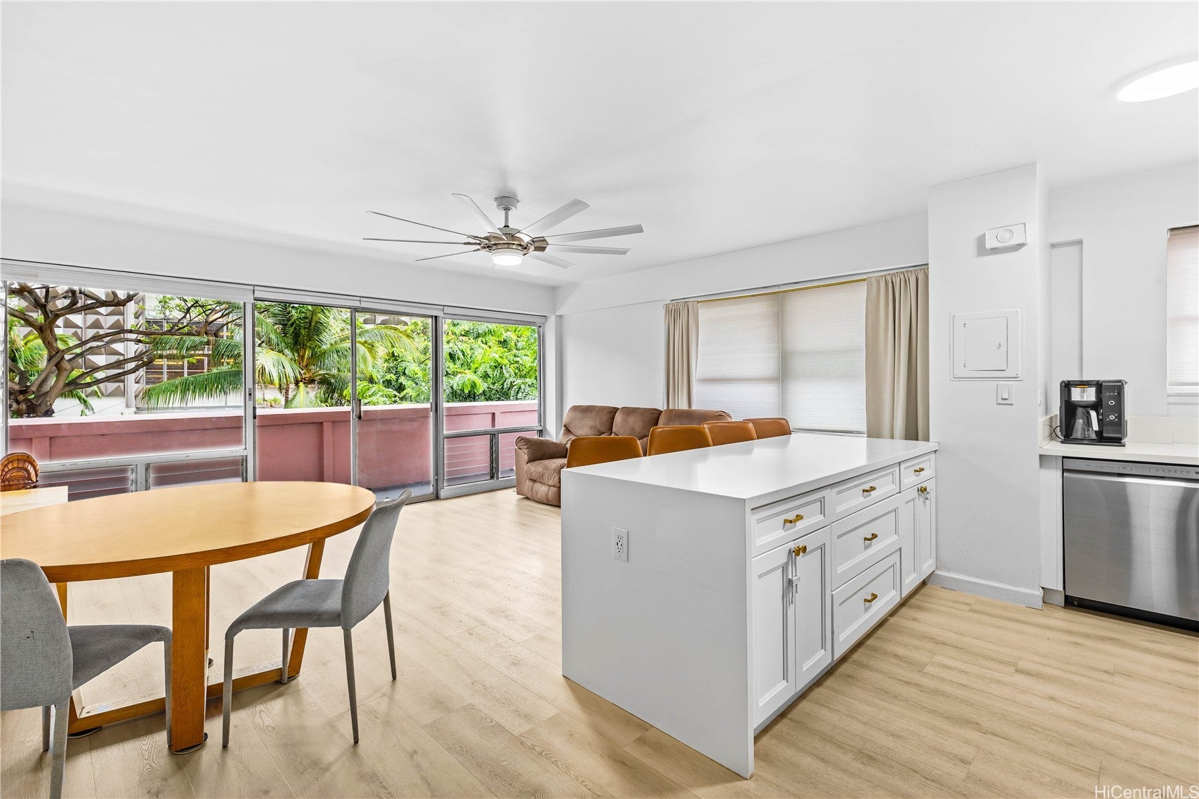 2118 Kuhio Avenue 401