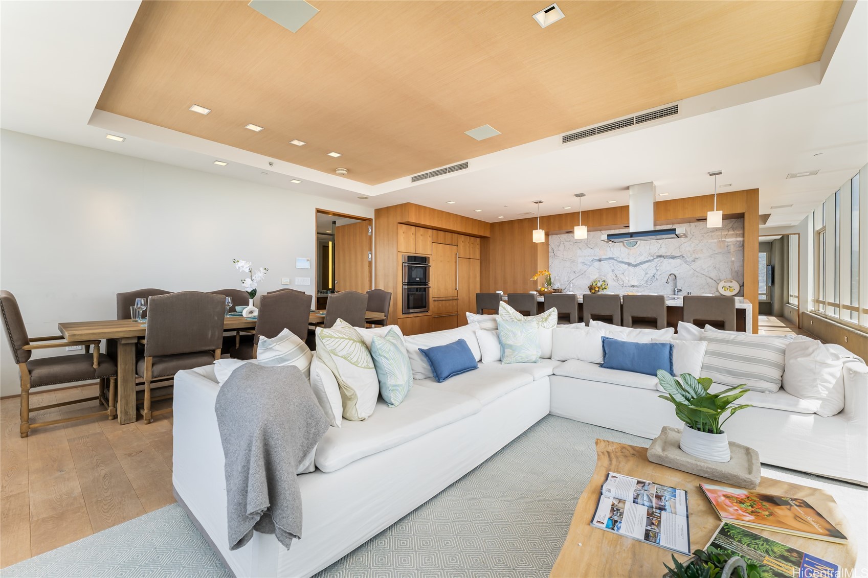 1009 Kapiolani Boulevard PH 4802