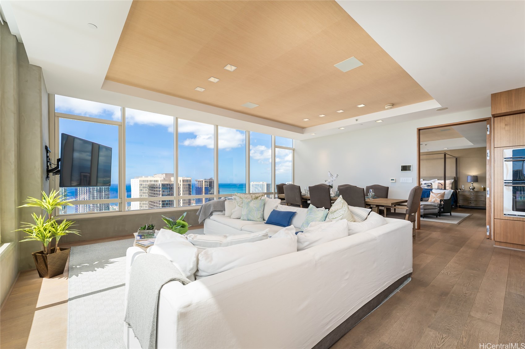 1009 Kapiolani Boulevard PH 4802