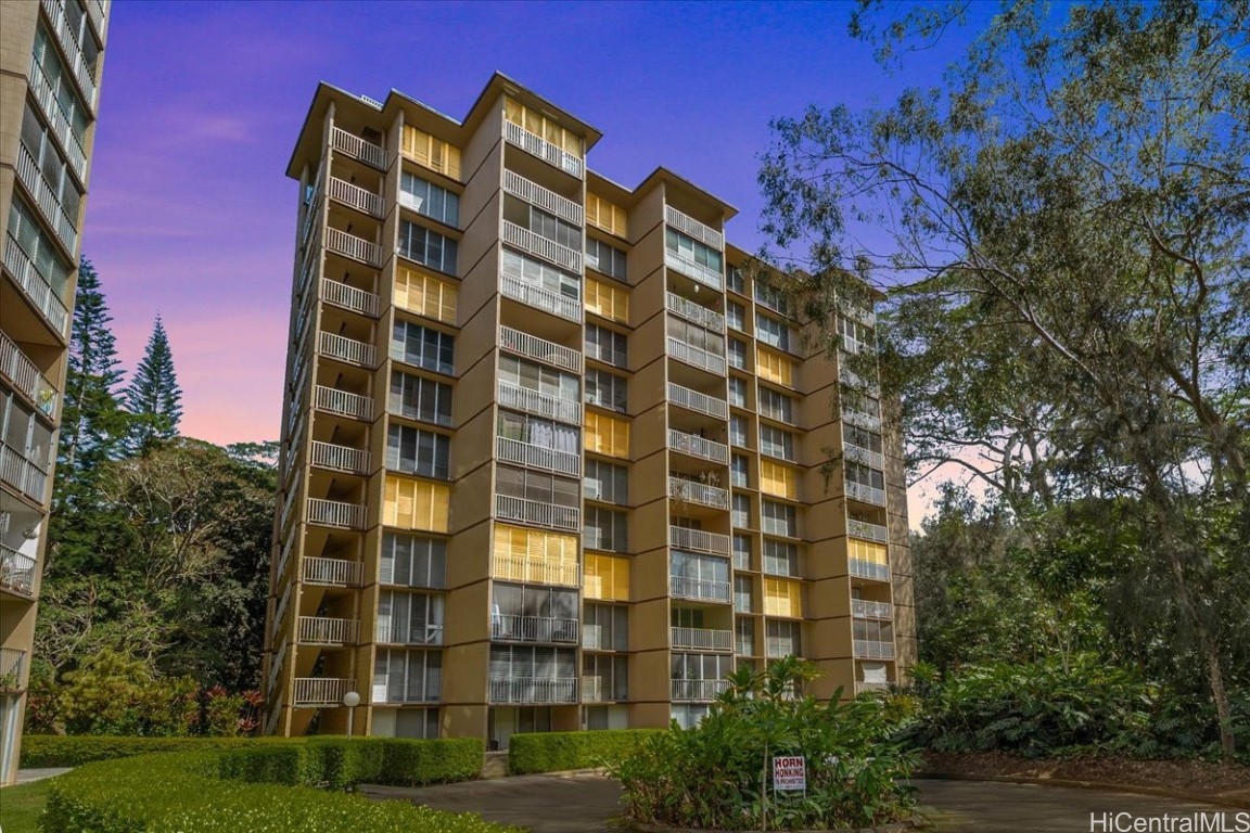 Waikalani Woodlands Condominium