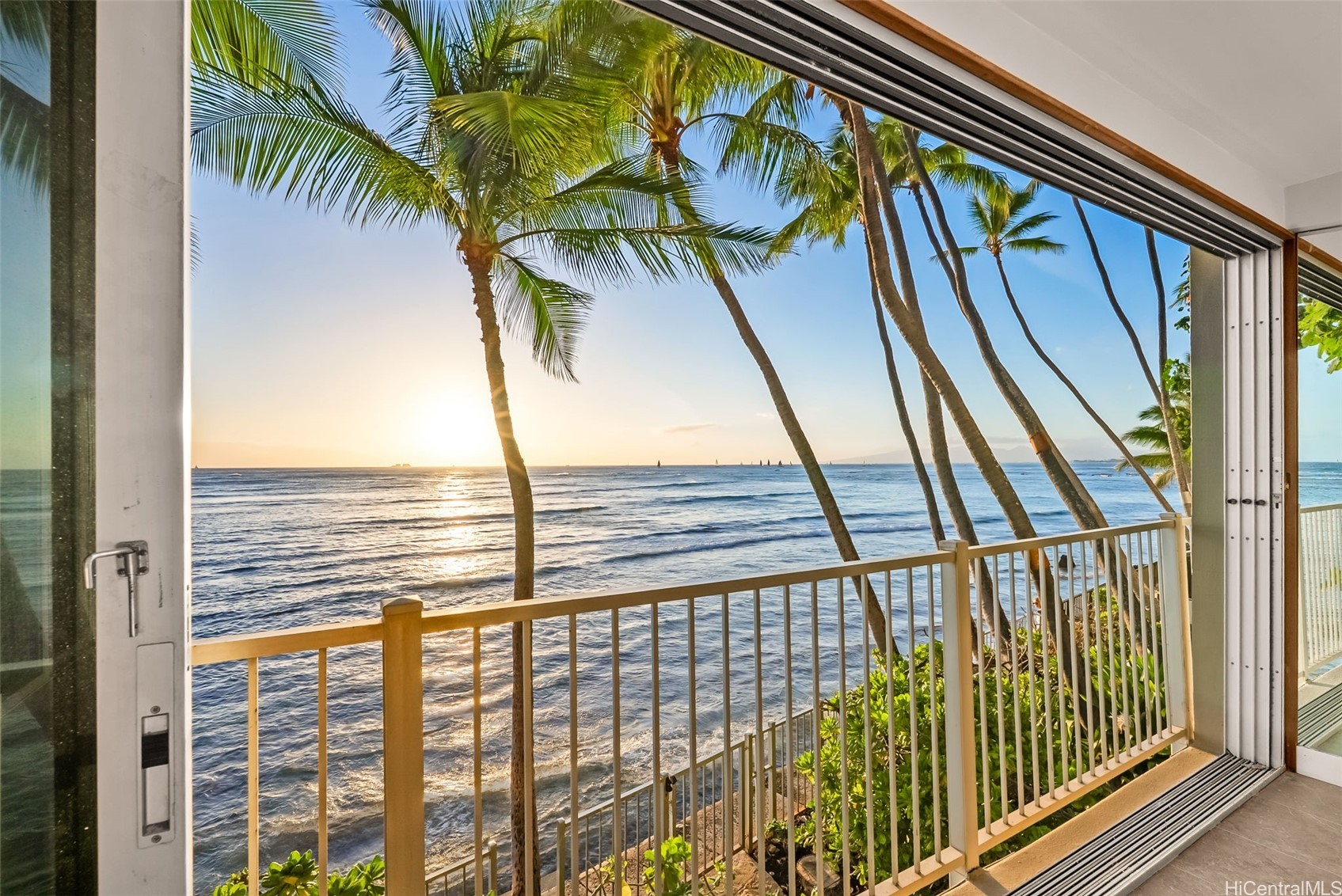 3015 Kalakaua Avenue 201
