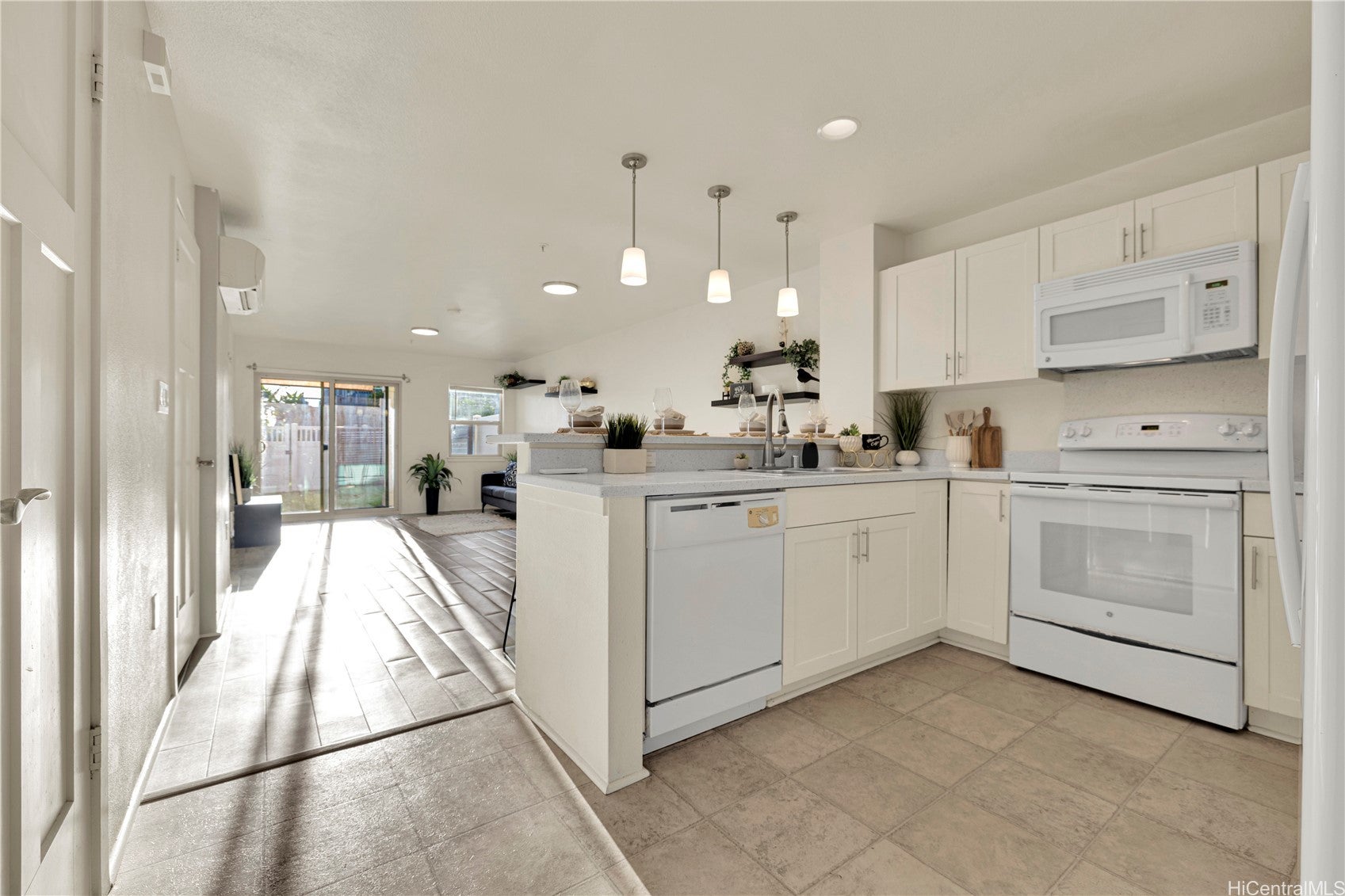 801 Kakala Street 902