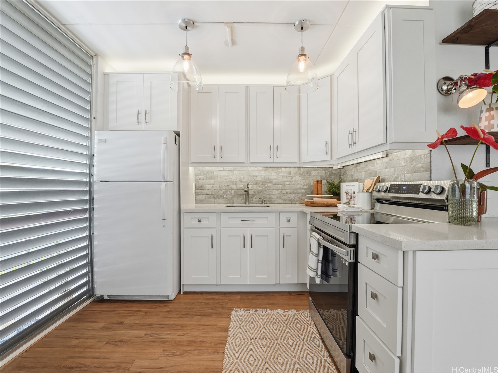 3810 Leahi Avenue 210