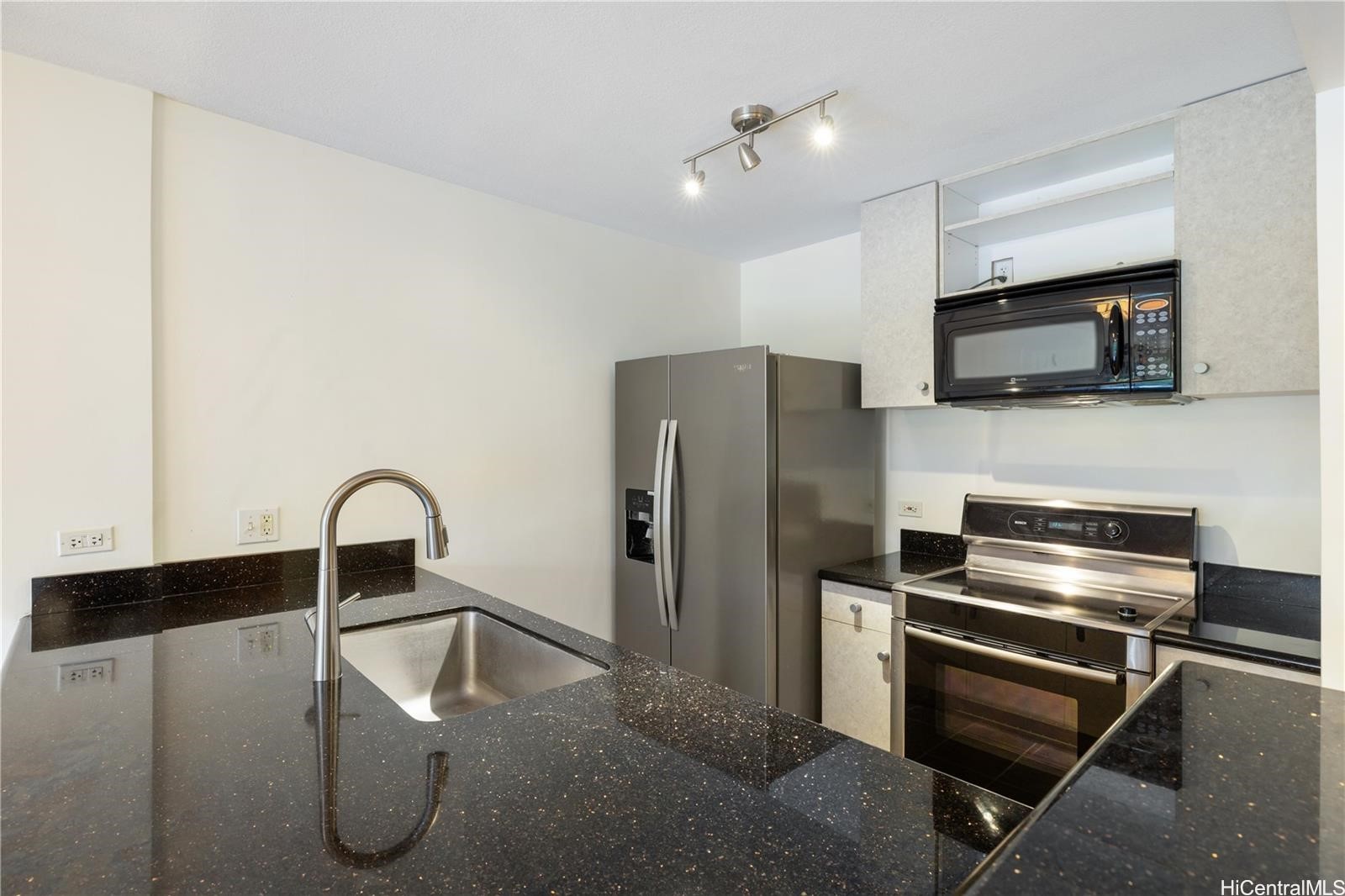 60 N Beretania Street 308