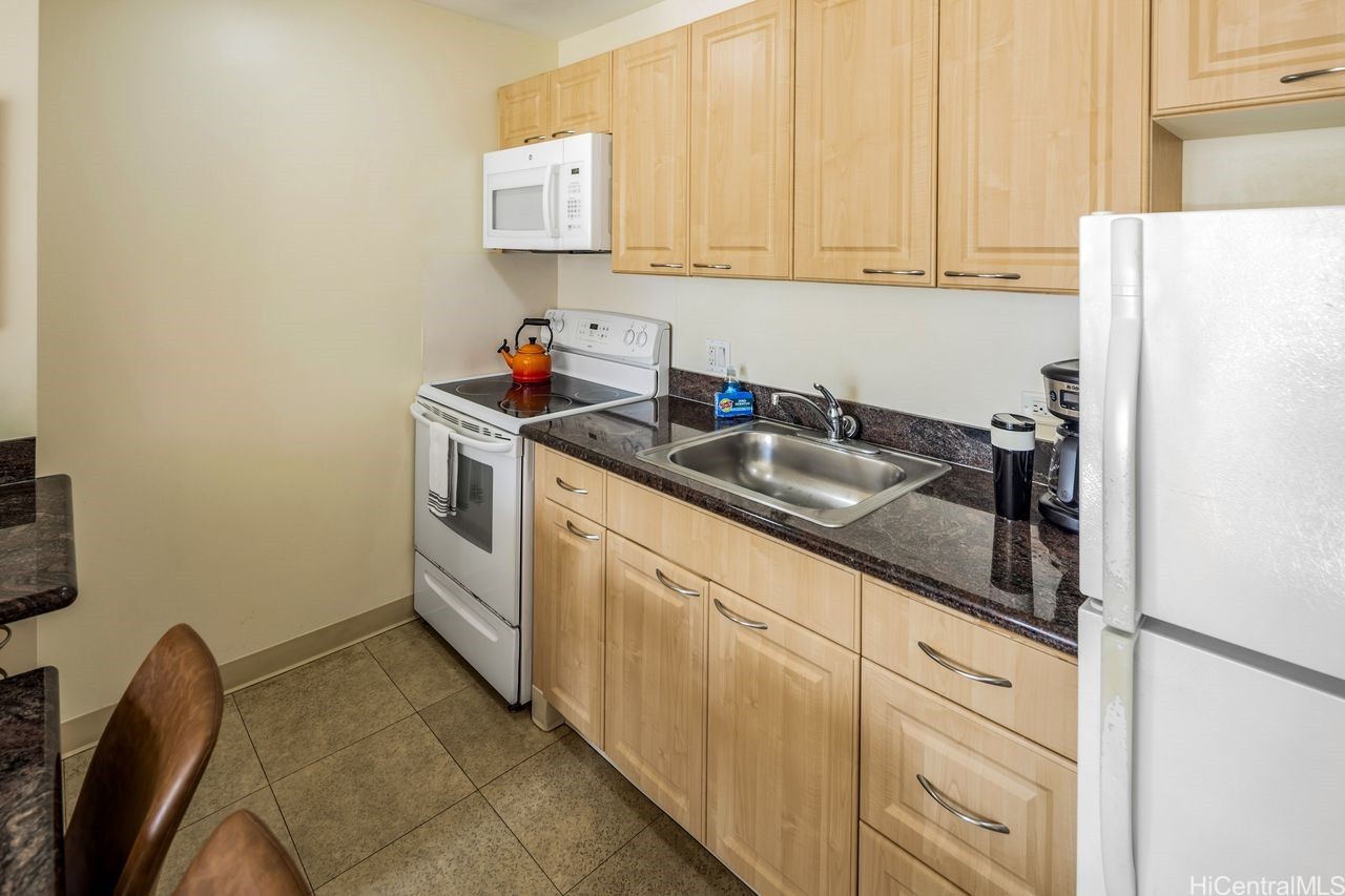 229 Paoakalani Avenue 906