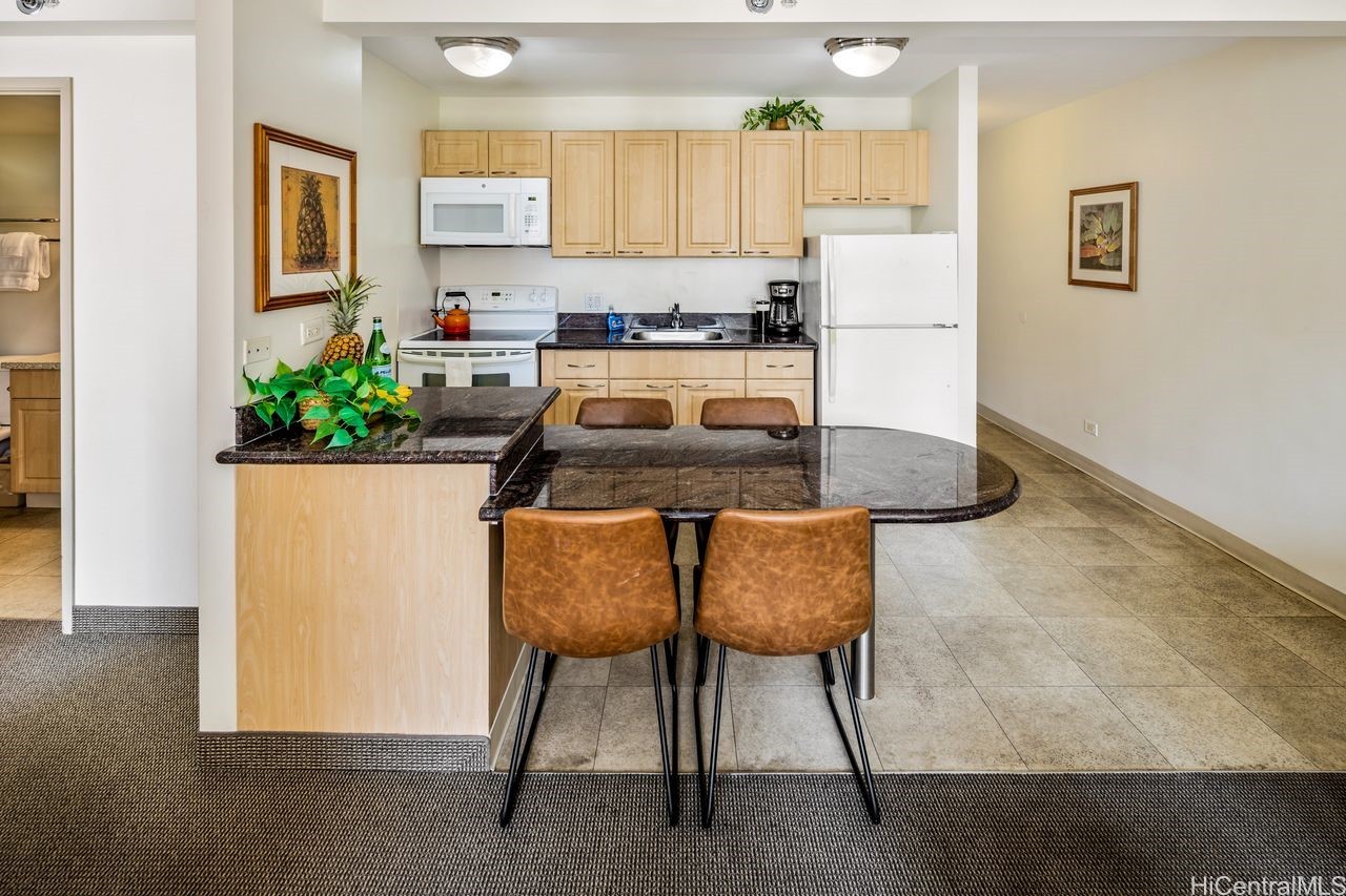 229 Paoakalani Avenue 906