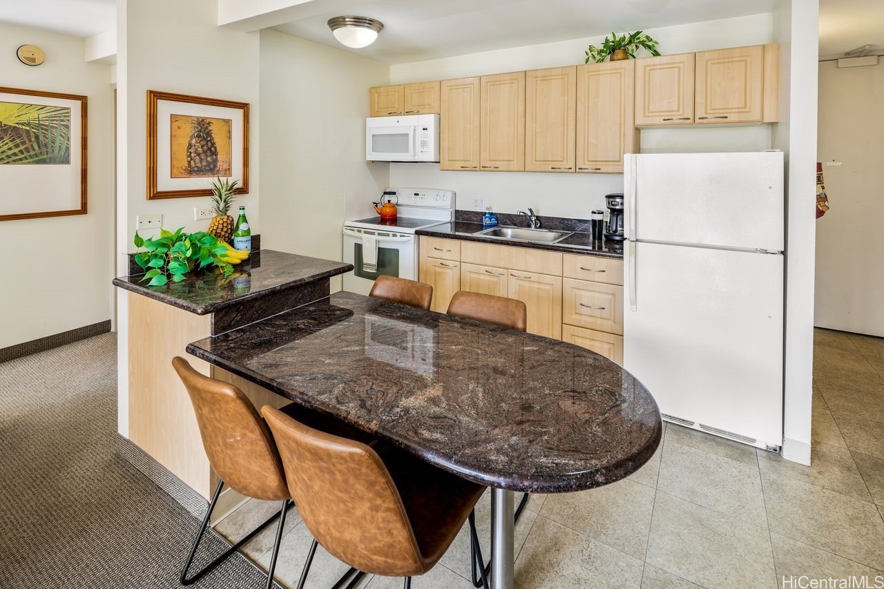 229 Paoakalani Avenue 906