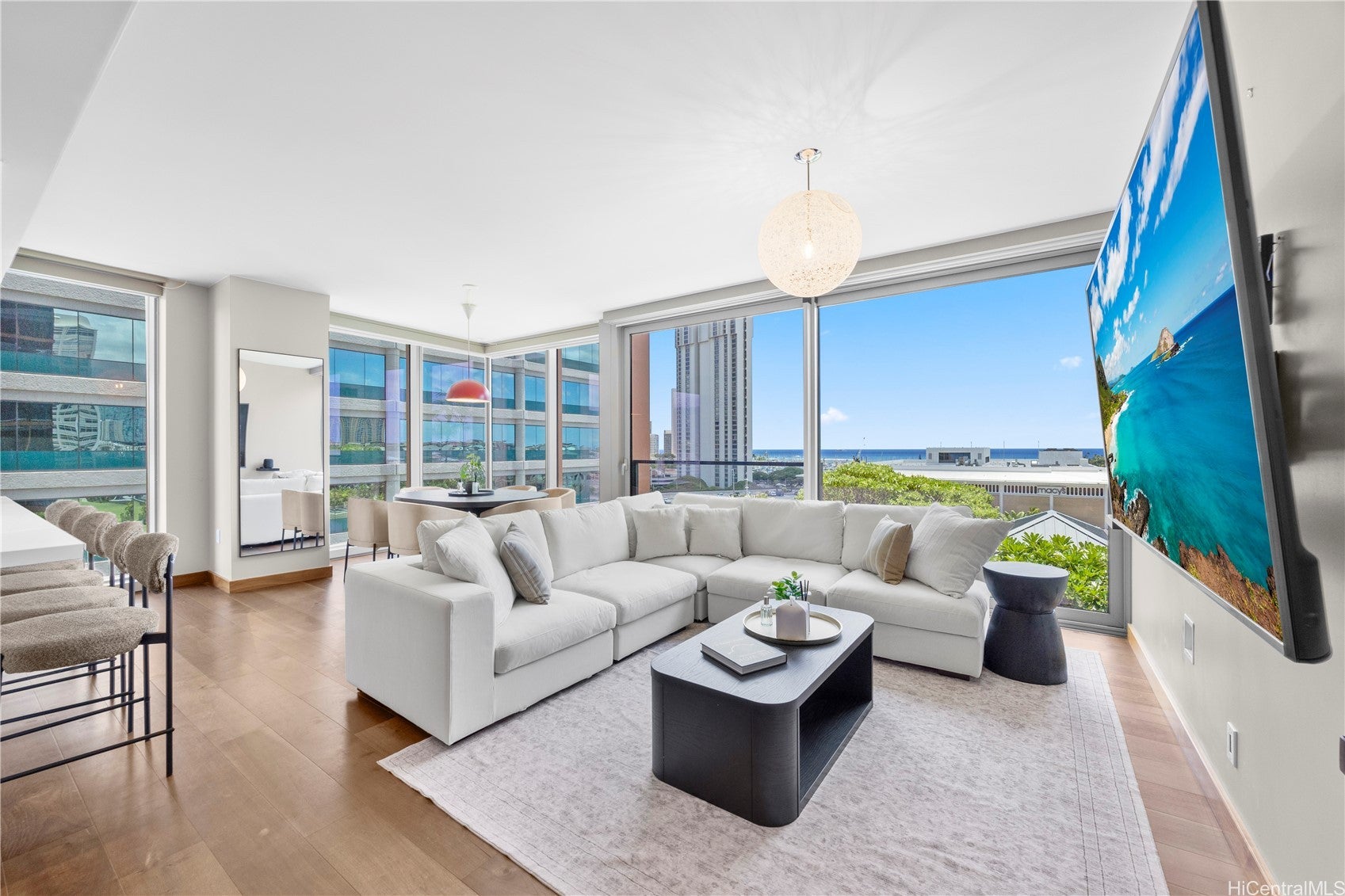 1555 Kapiolani Boulevard 808