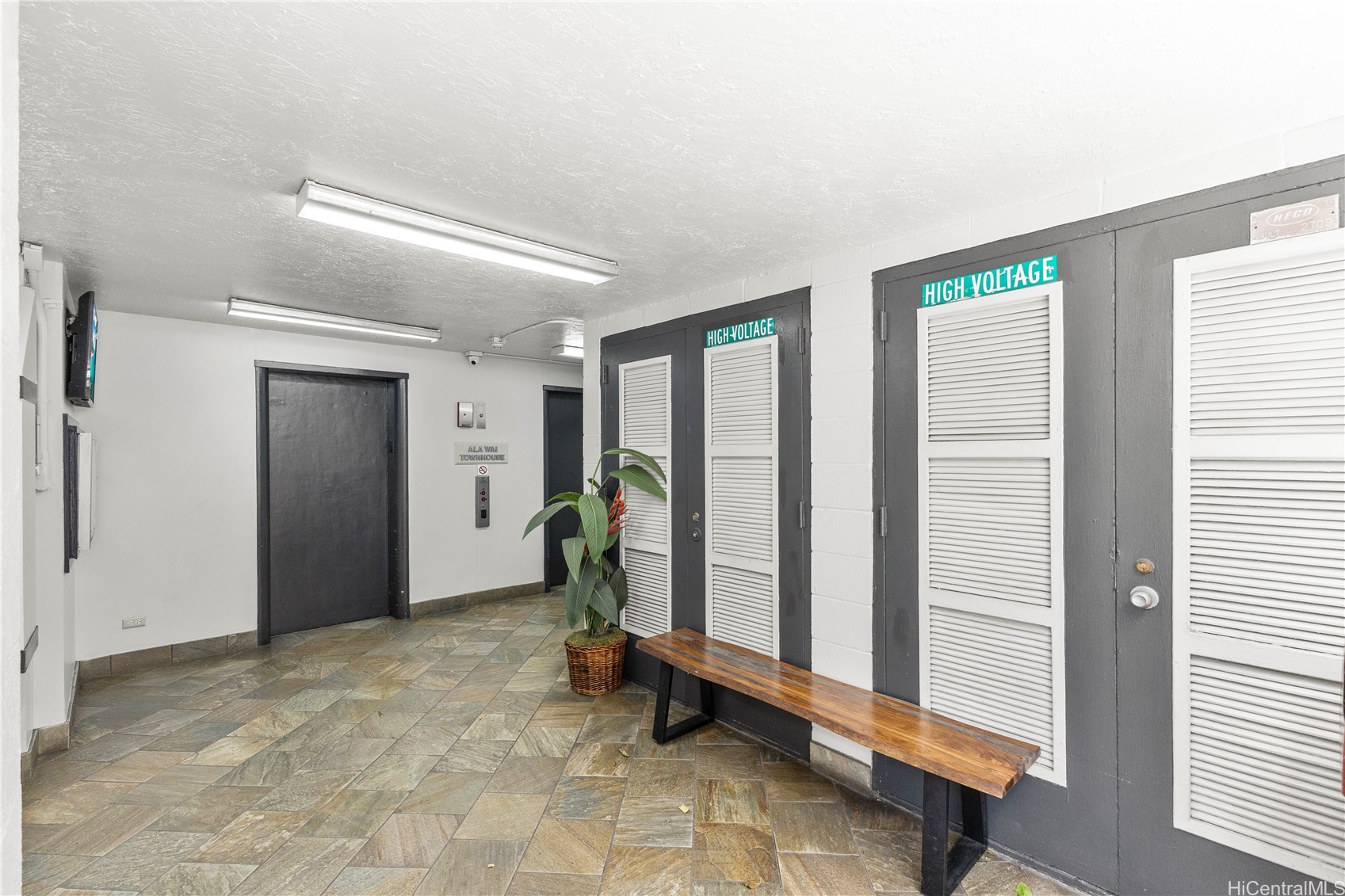 Ala Wai Townhouse Condominium