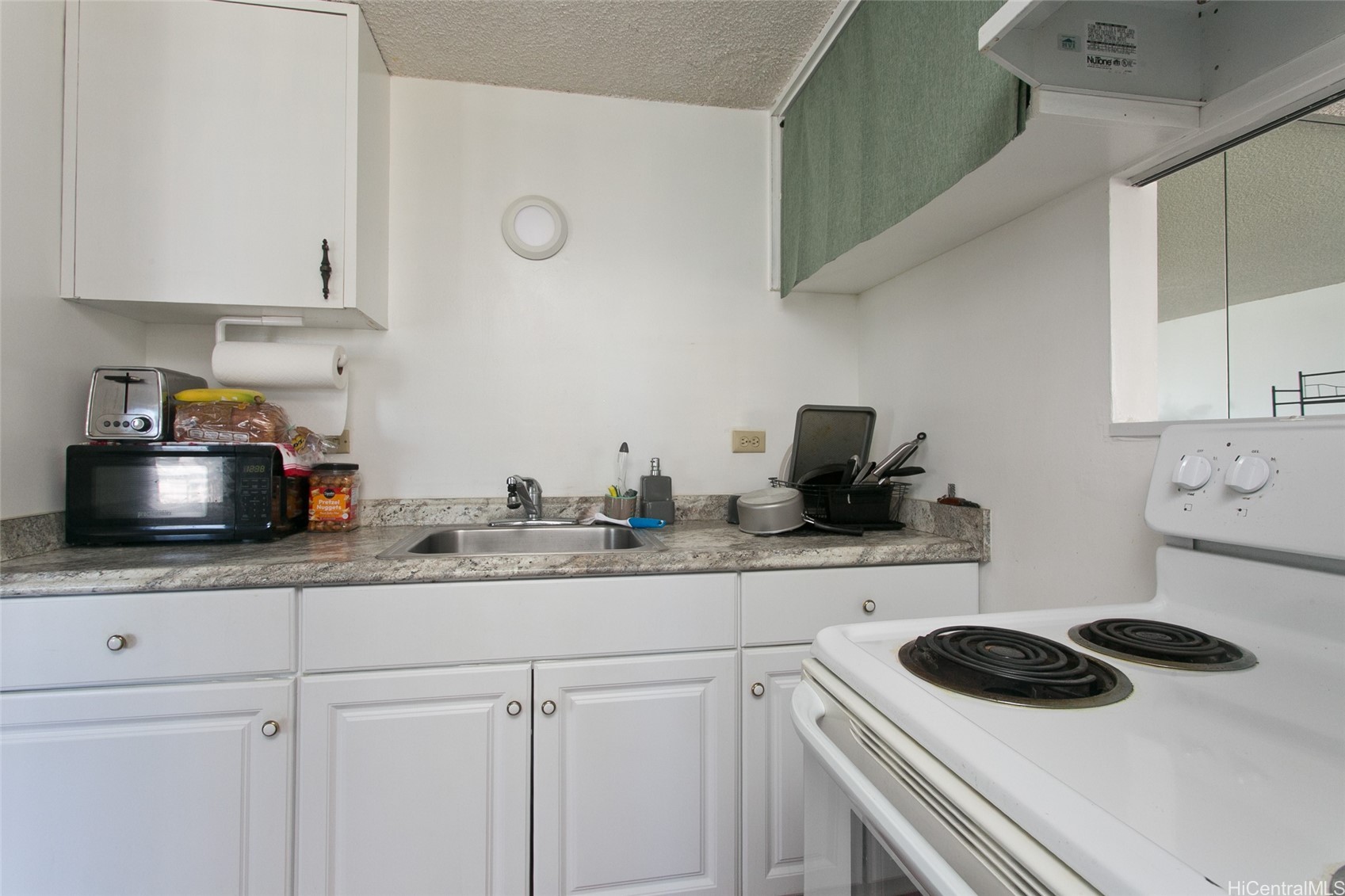 2525 Date Street 1705