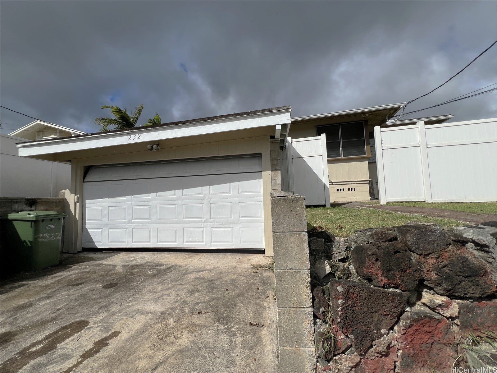 2322 Maile Way