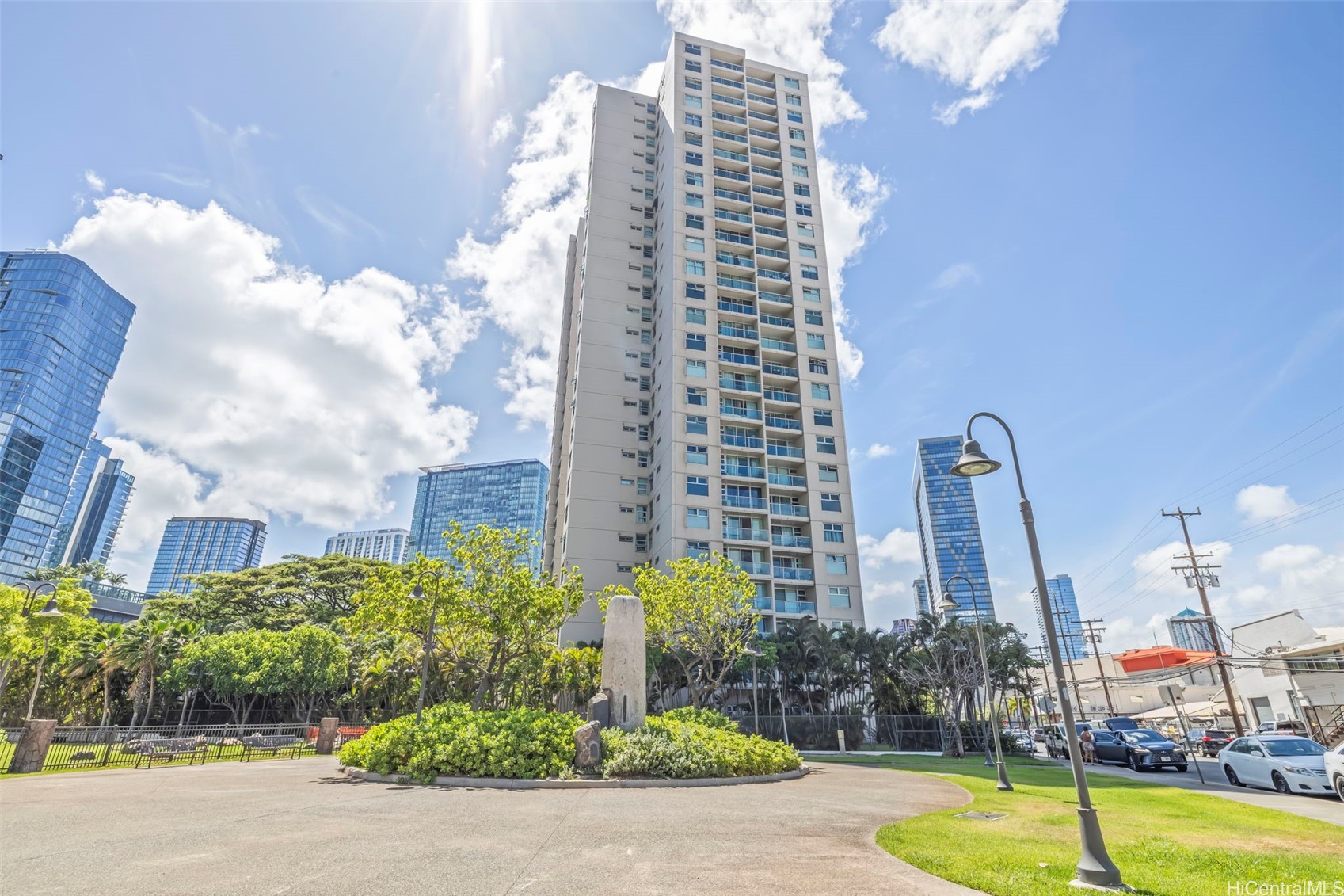 1133 Waimanu Condominium