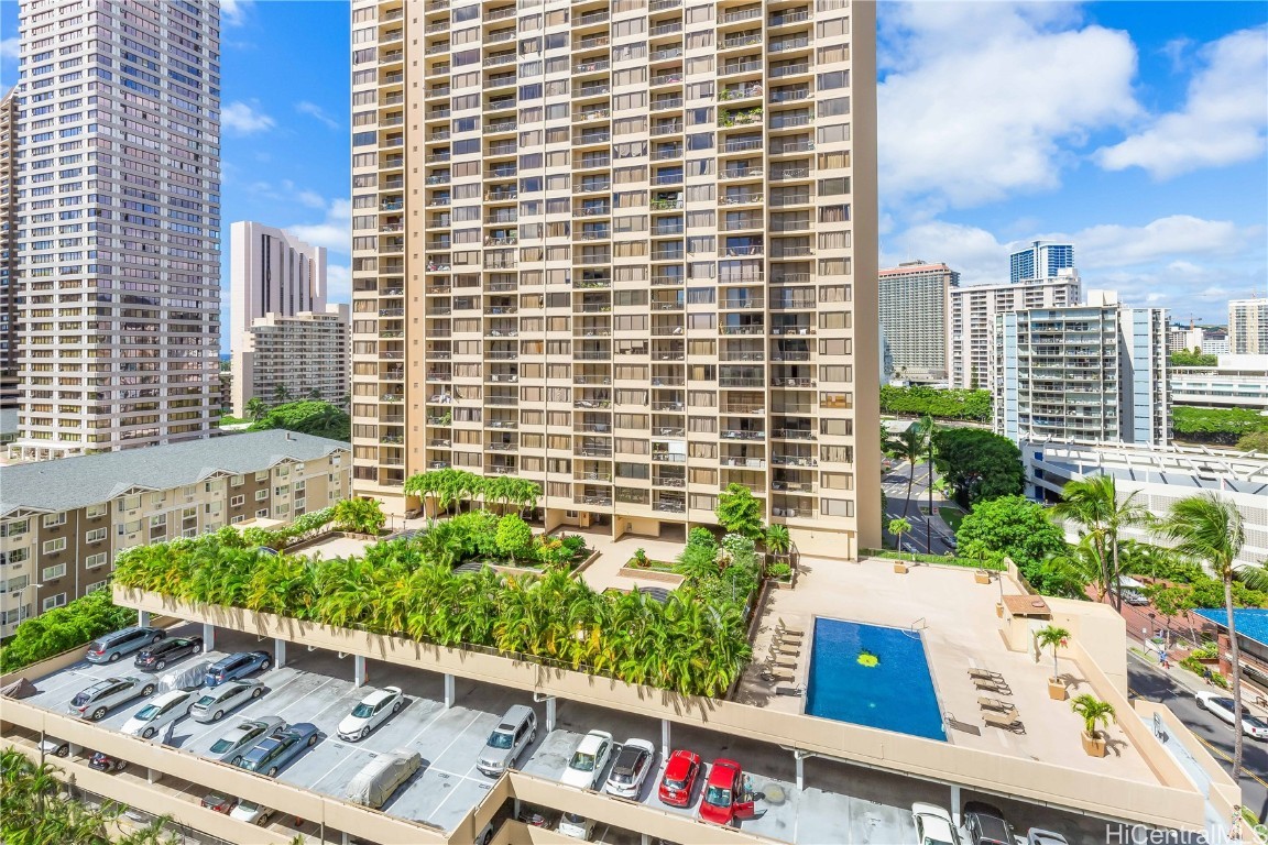 Chateau Waikiki Residential Lease