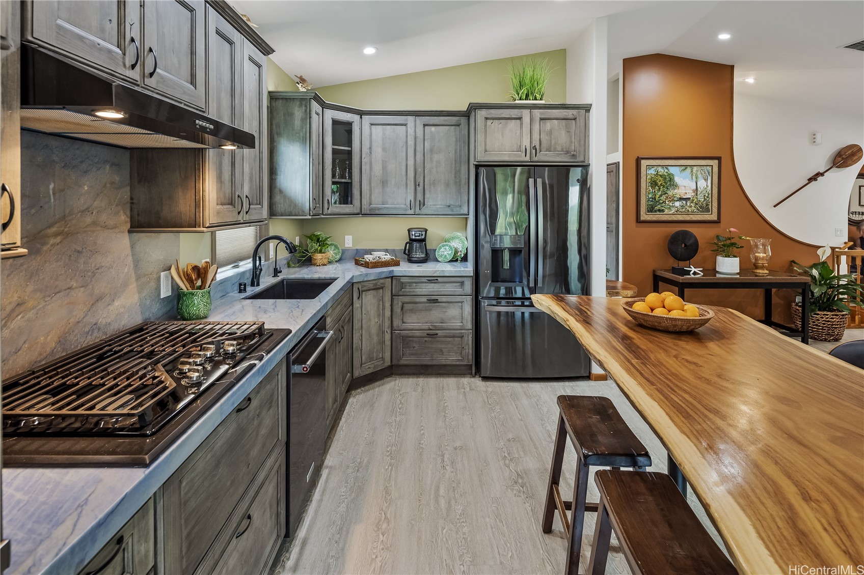 1638 Kamamalu Avenue