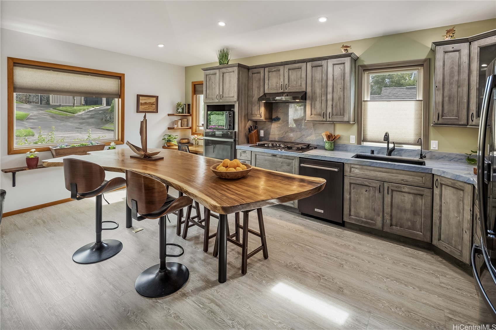 1638 Kamamalu Avenue