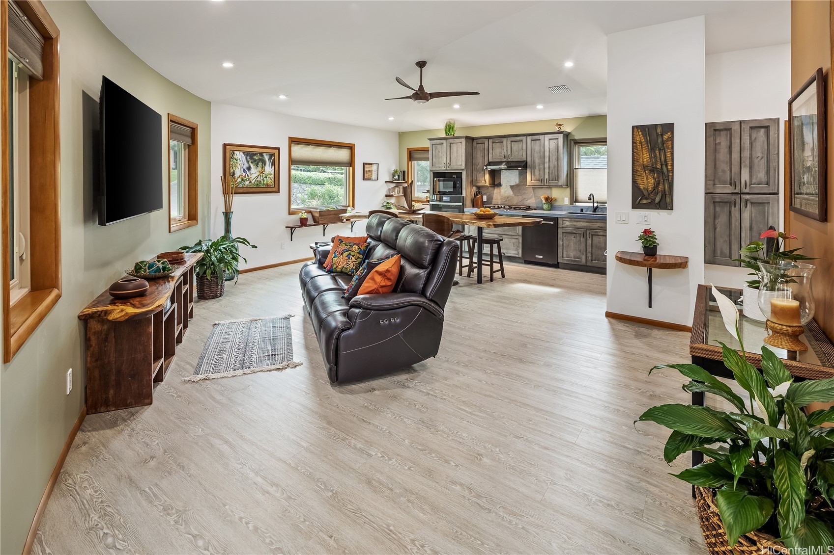 1638 Kamamalu Avenue