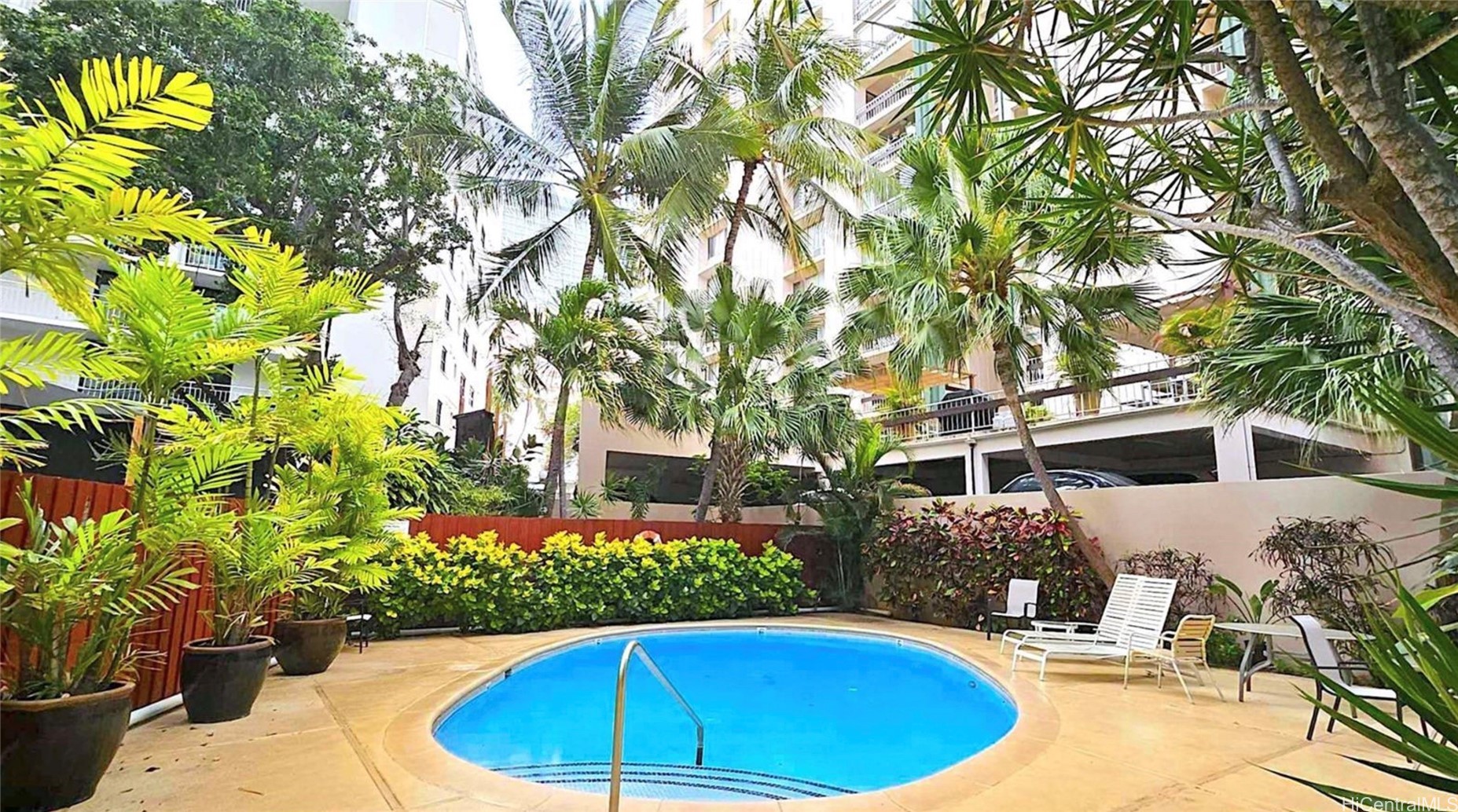 424 Walina Street 35