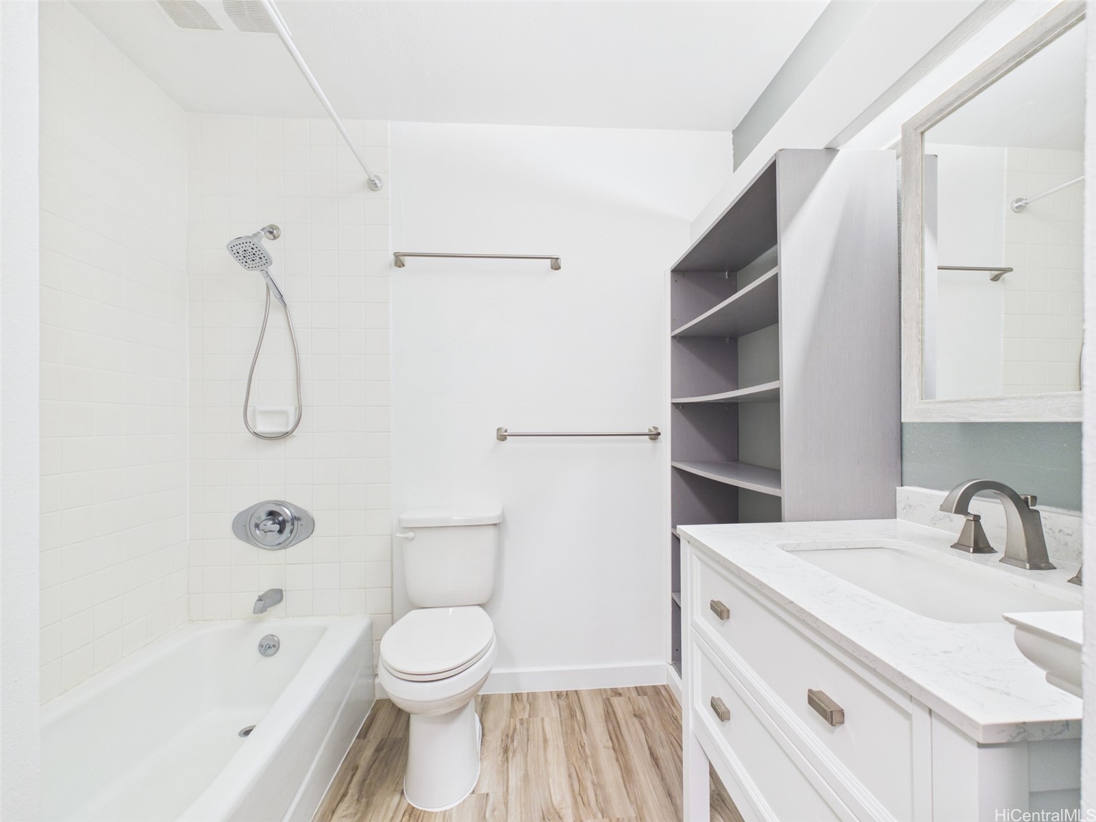 1015 Aoloa Place 252