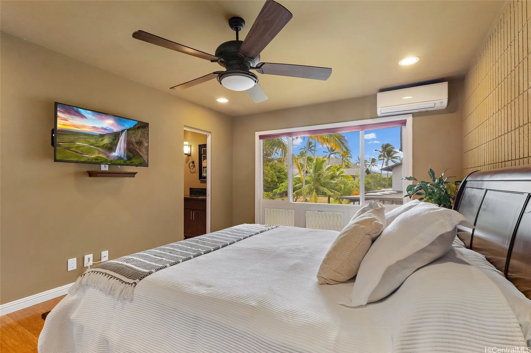 Honolulu, Hawaii 96825, United States, 3 Bedrooms Bedrooms, ,3 BathroomsBathrooms,Residential,Active,232459