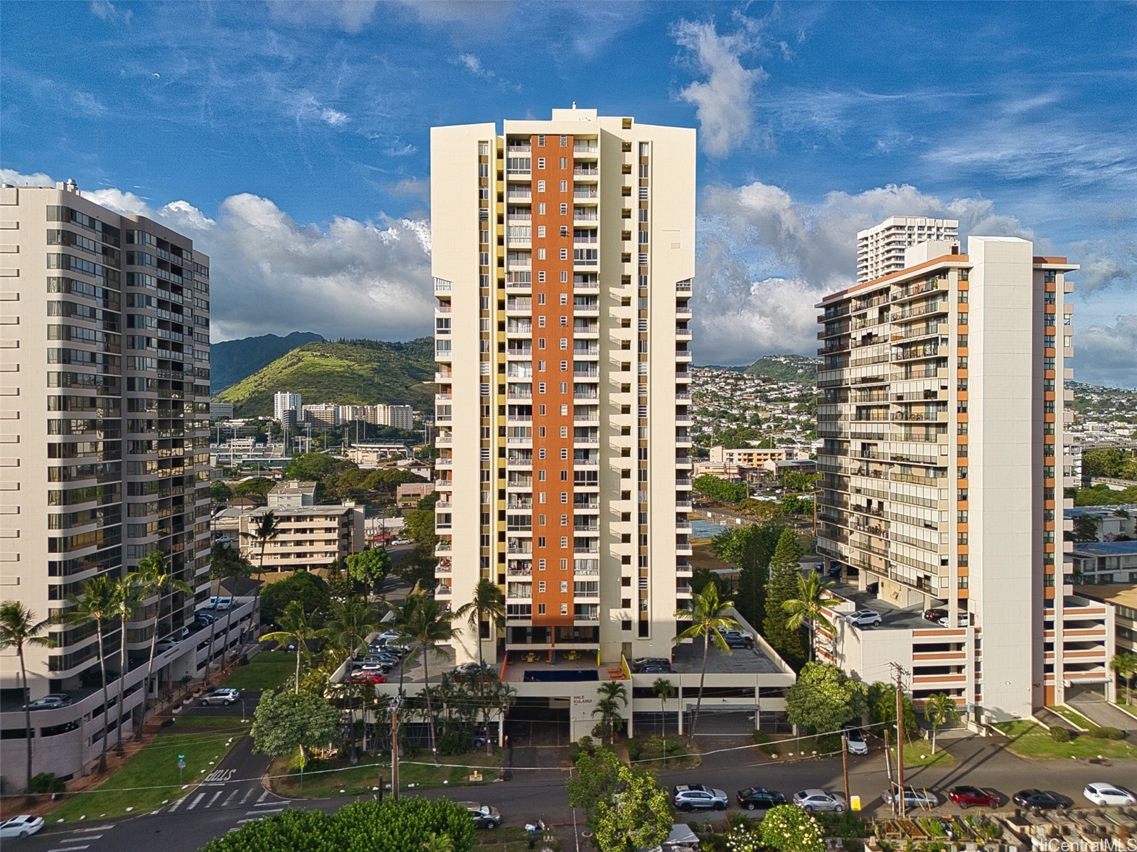 Hale Kulanui Condominium