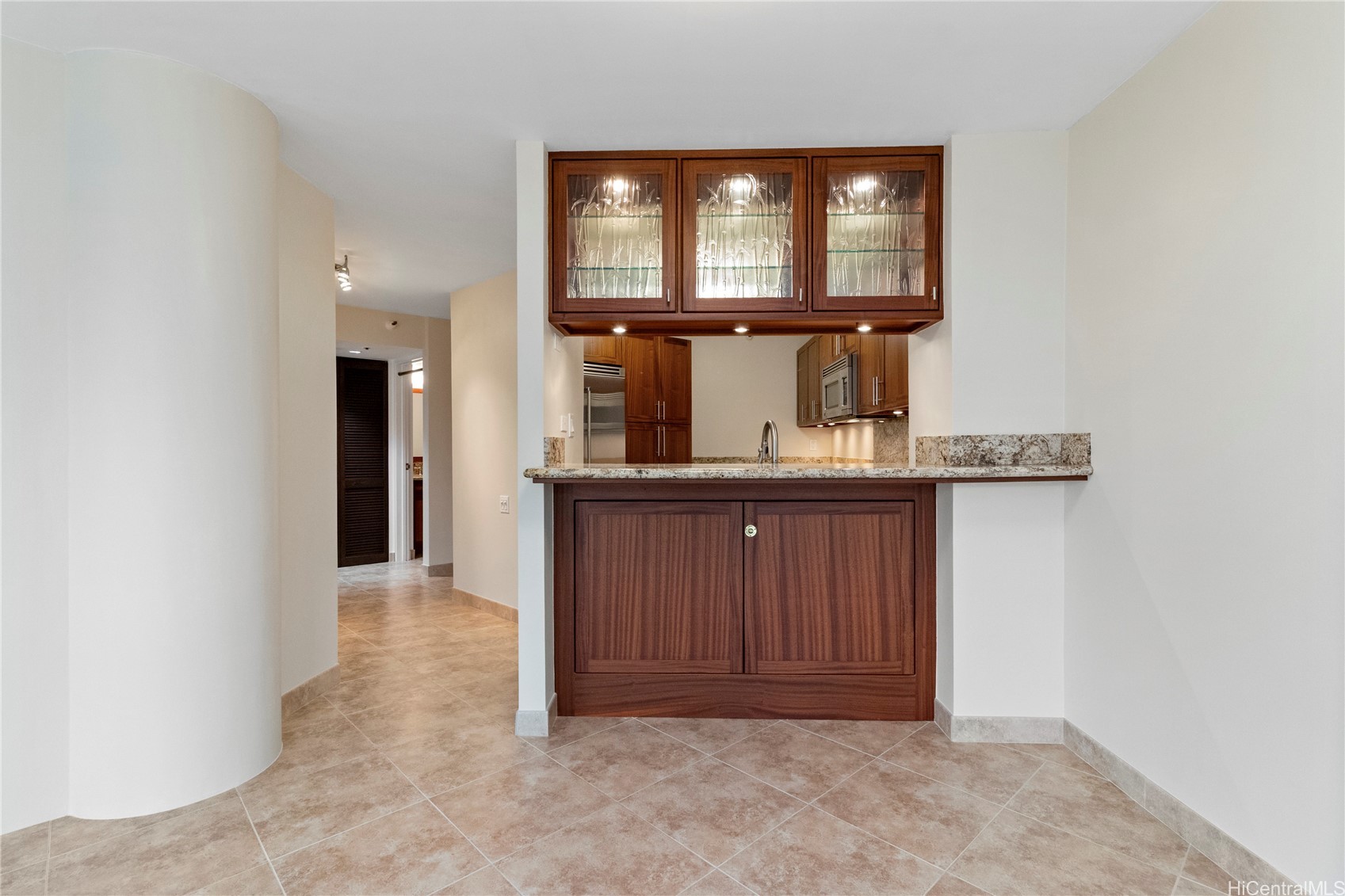 2101 Nuuanu Avenue I1002