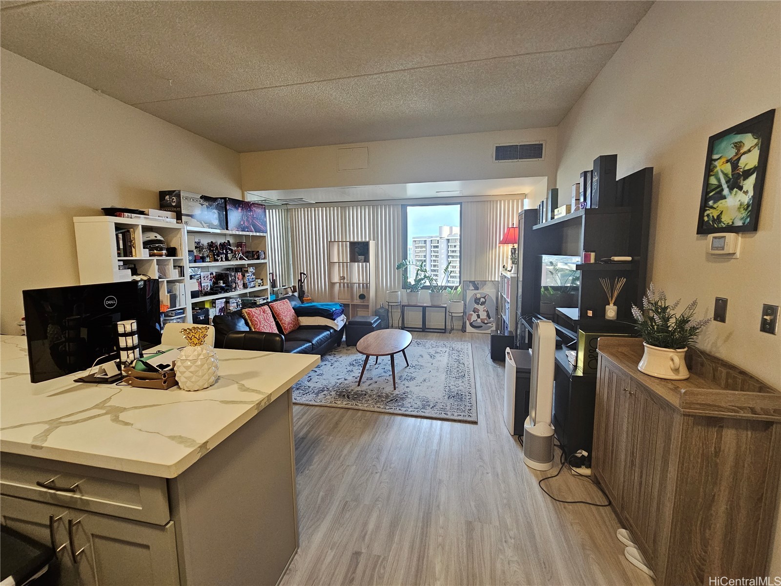 411 Hobron Lane 3907