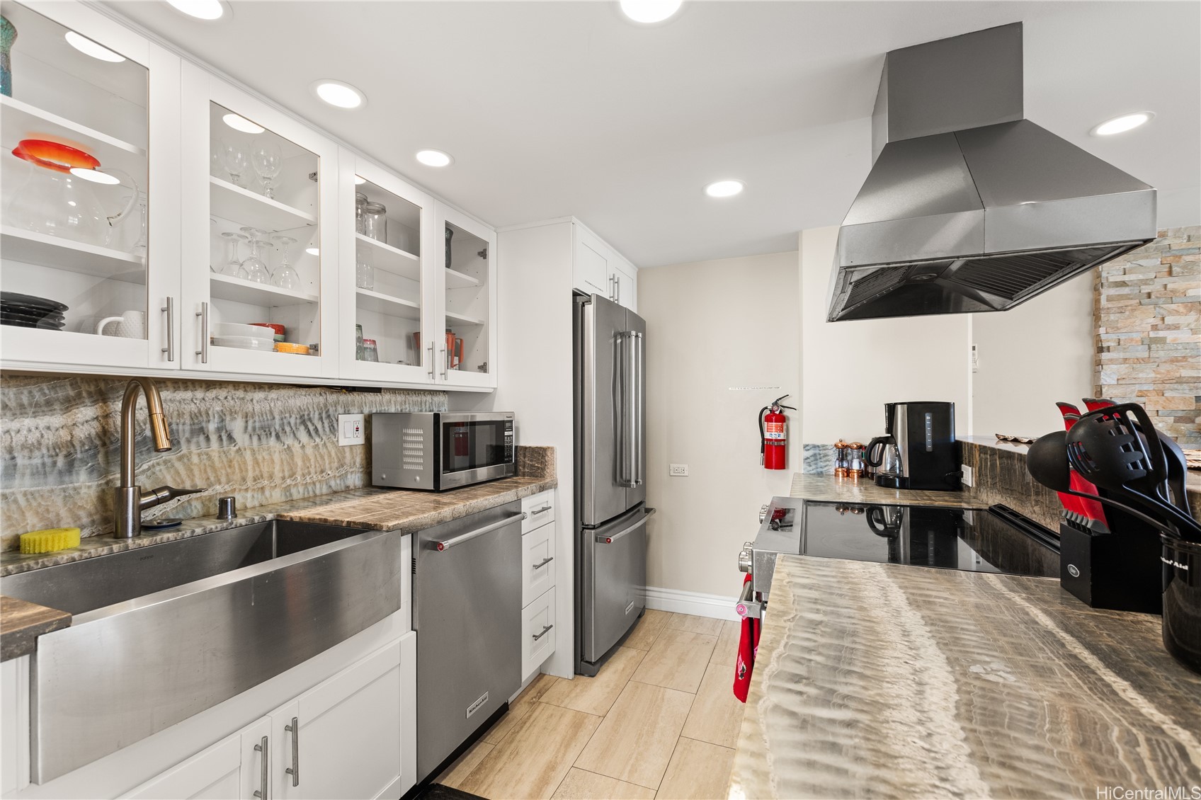 2442 Kuhio Avenue 1102