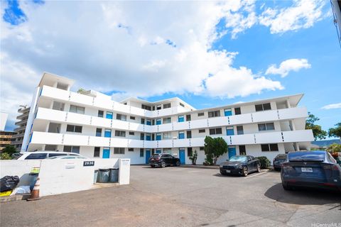 2636 Maunawai Place Honolulu HI 96826