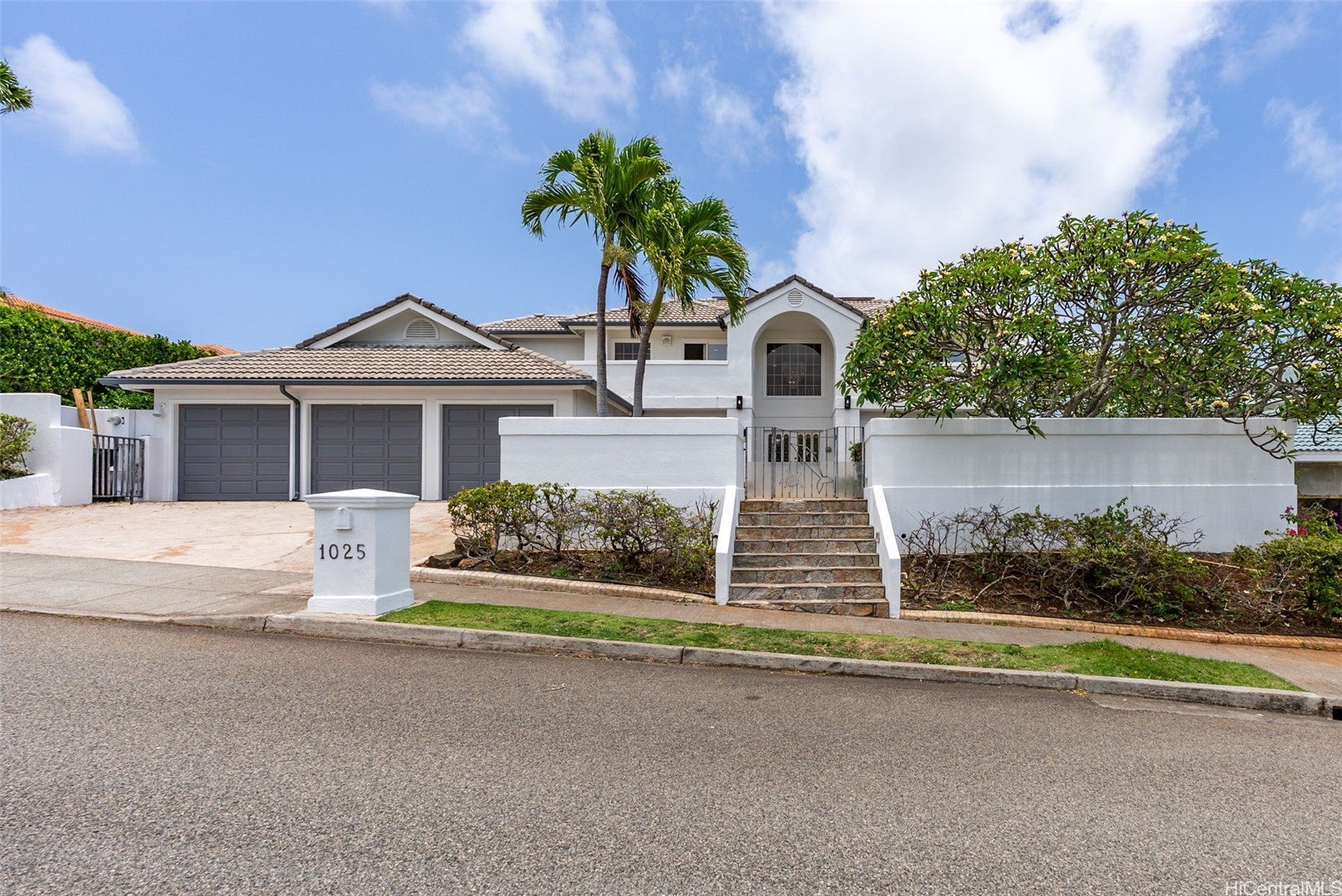1025 Hanohano Way