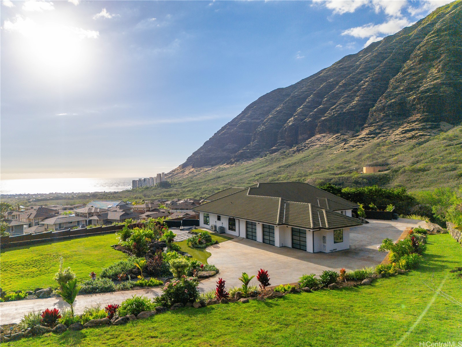 84-1060 Maunaolu Street