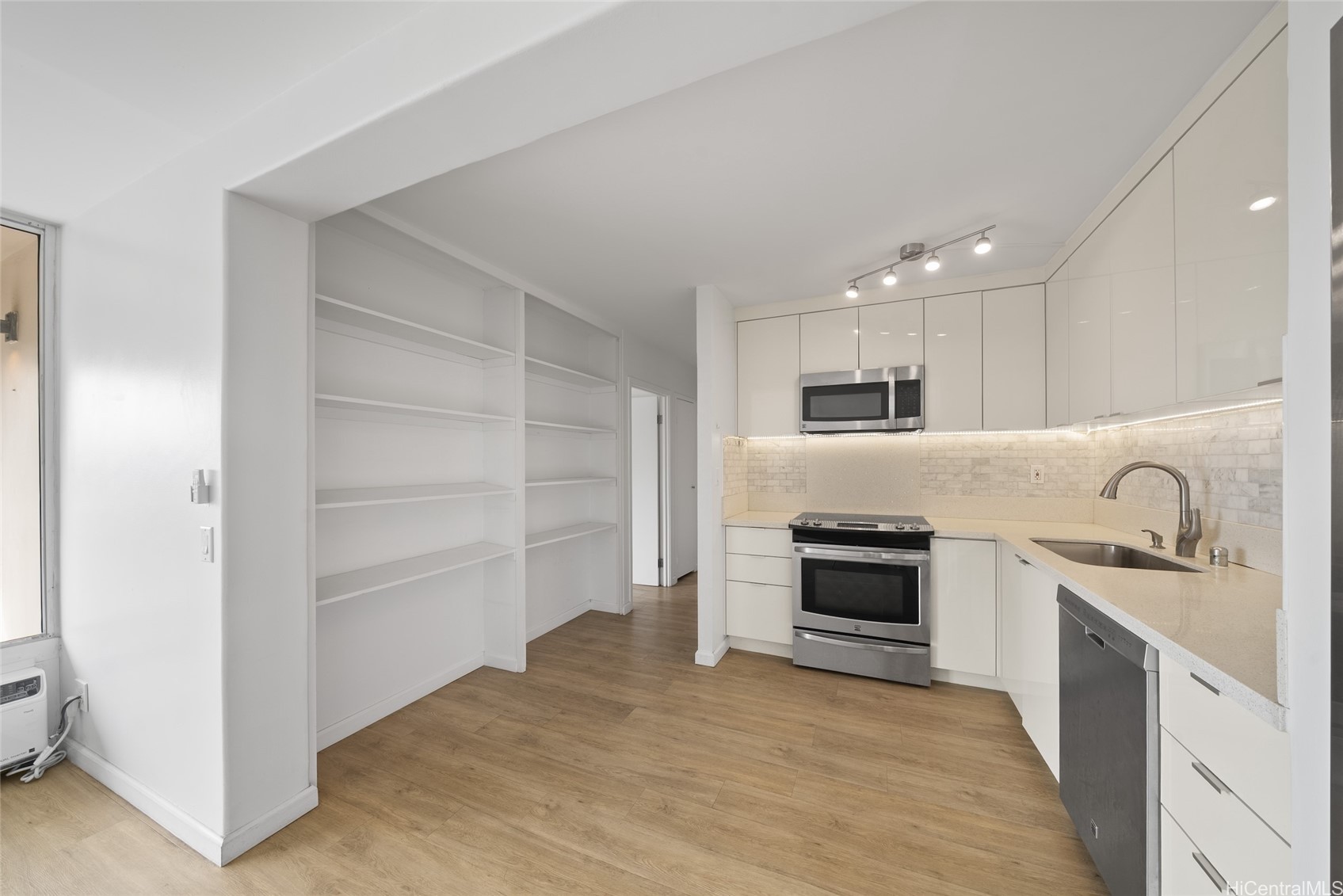 430 Keoniana Street 308