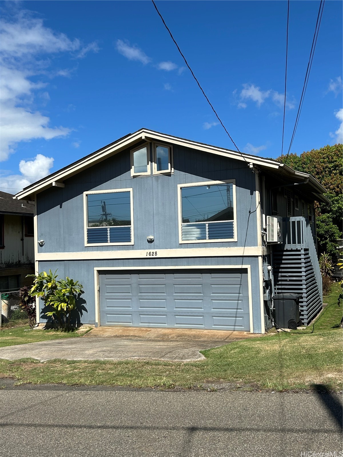 1628 Aupuni Street