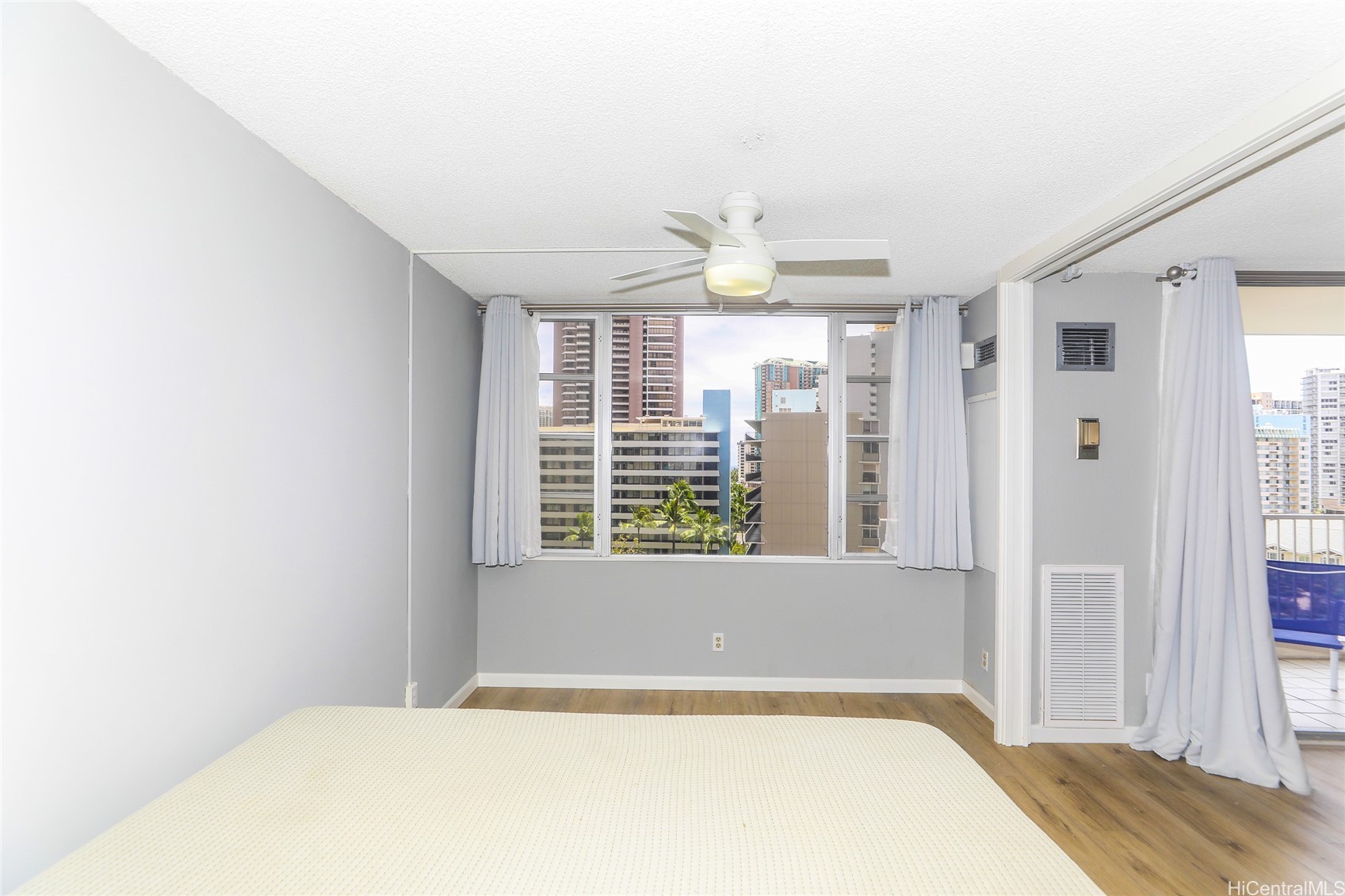 400 Hobron Lane 1109