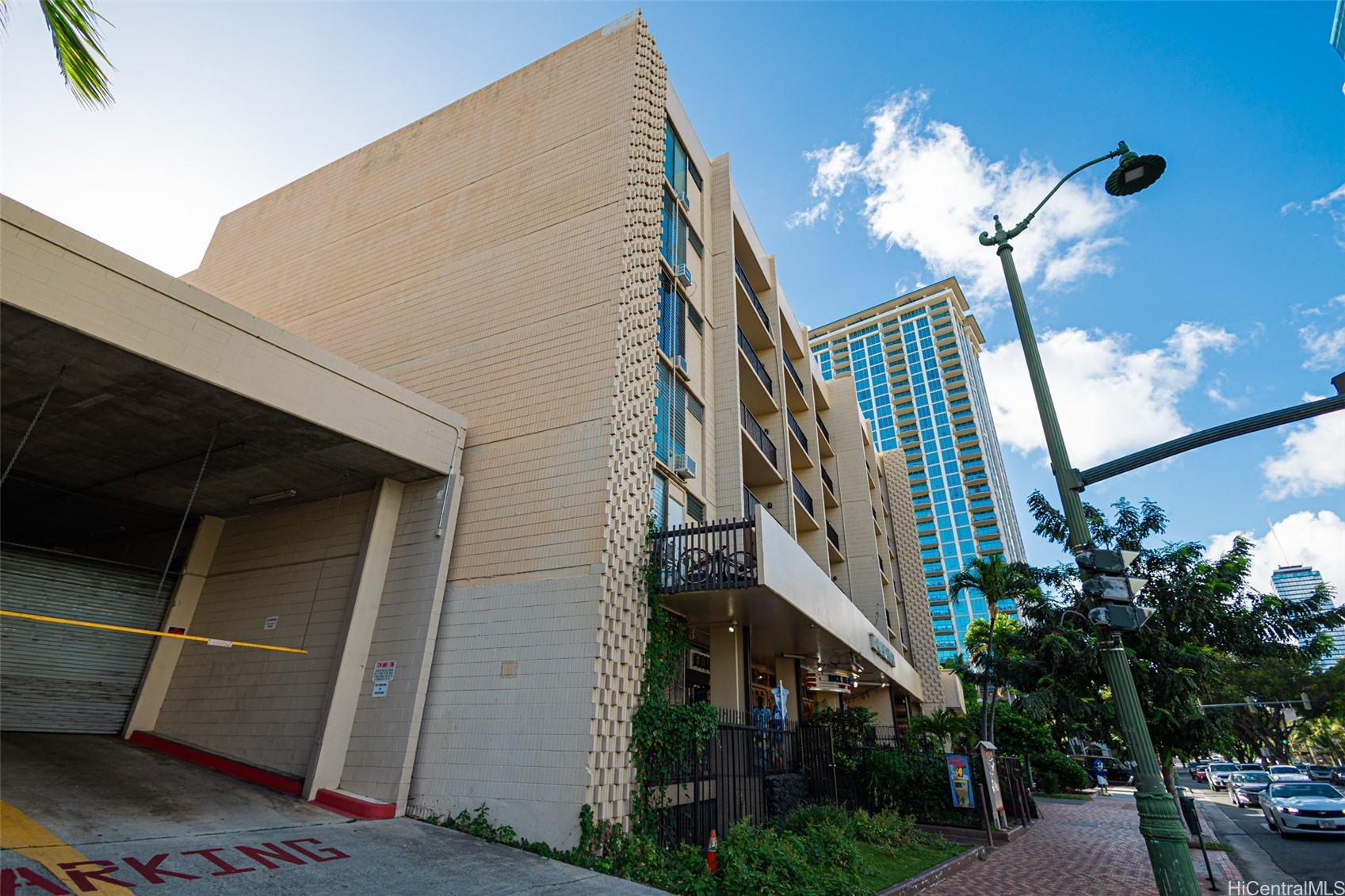 Kalakauan Condominium