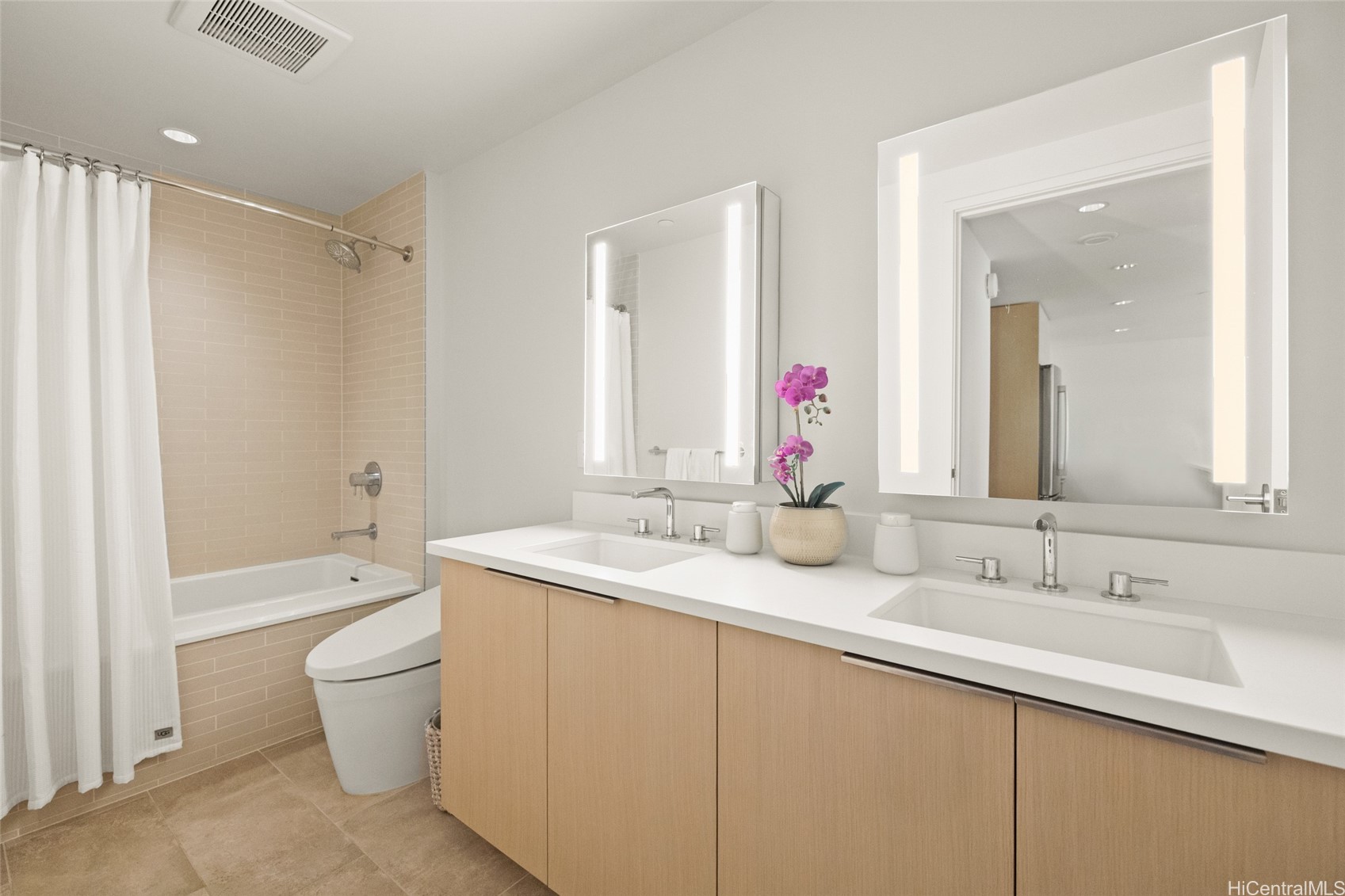 1001 Queen Street 3103