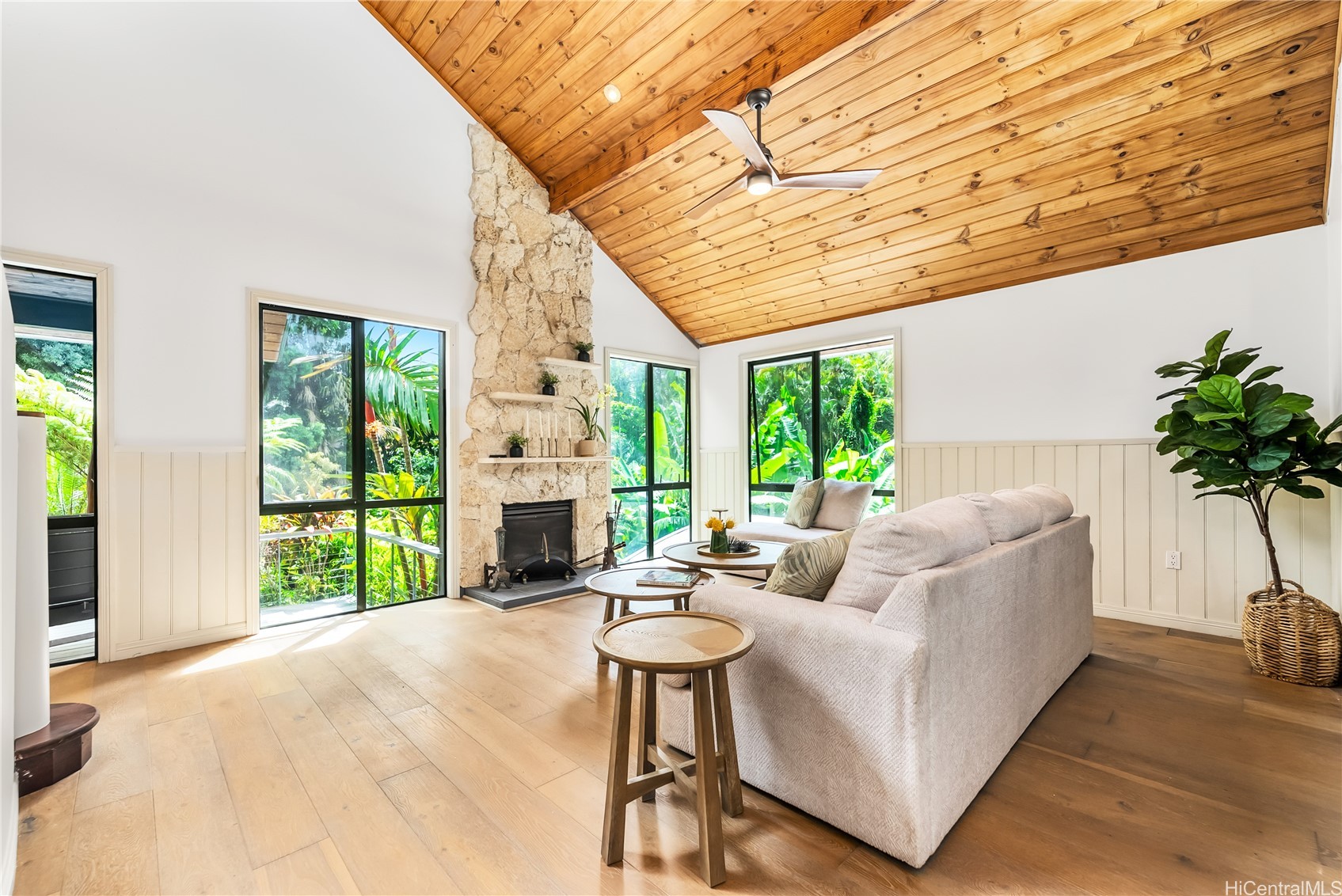 3702 Old Pali Road
