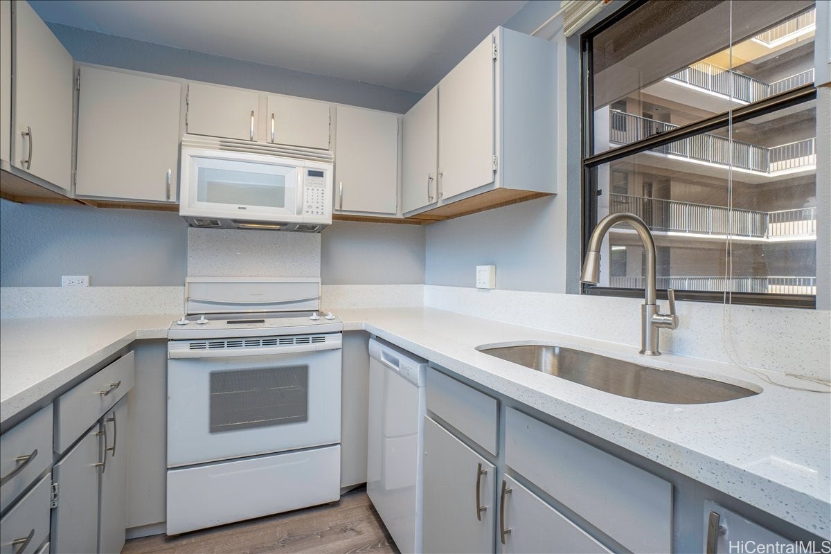 98-351 Koauka Loop C1406