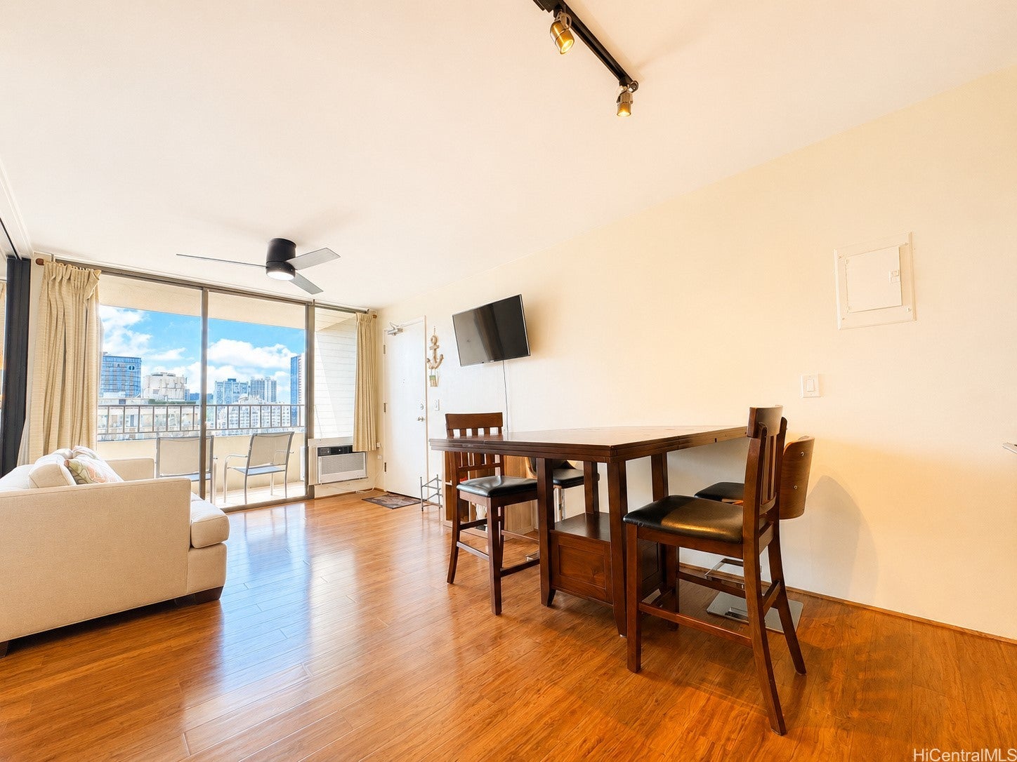 2240 Kuhio Avenue 1607