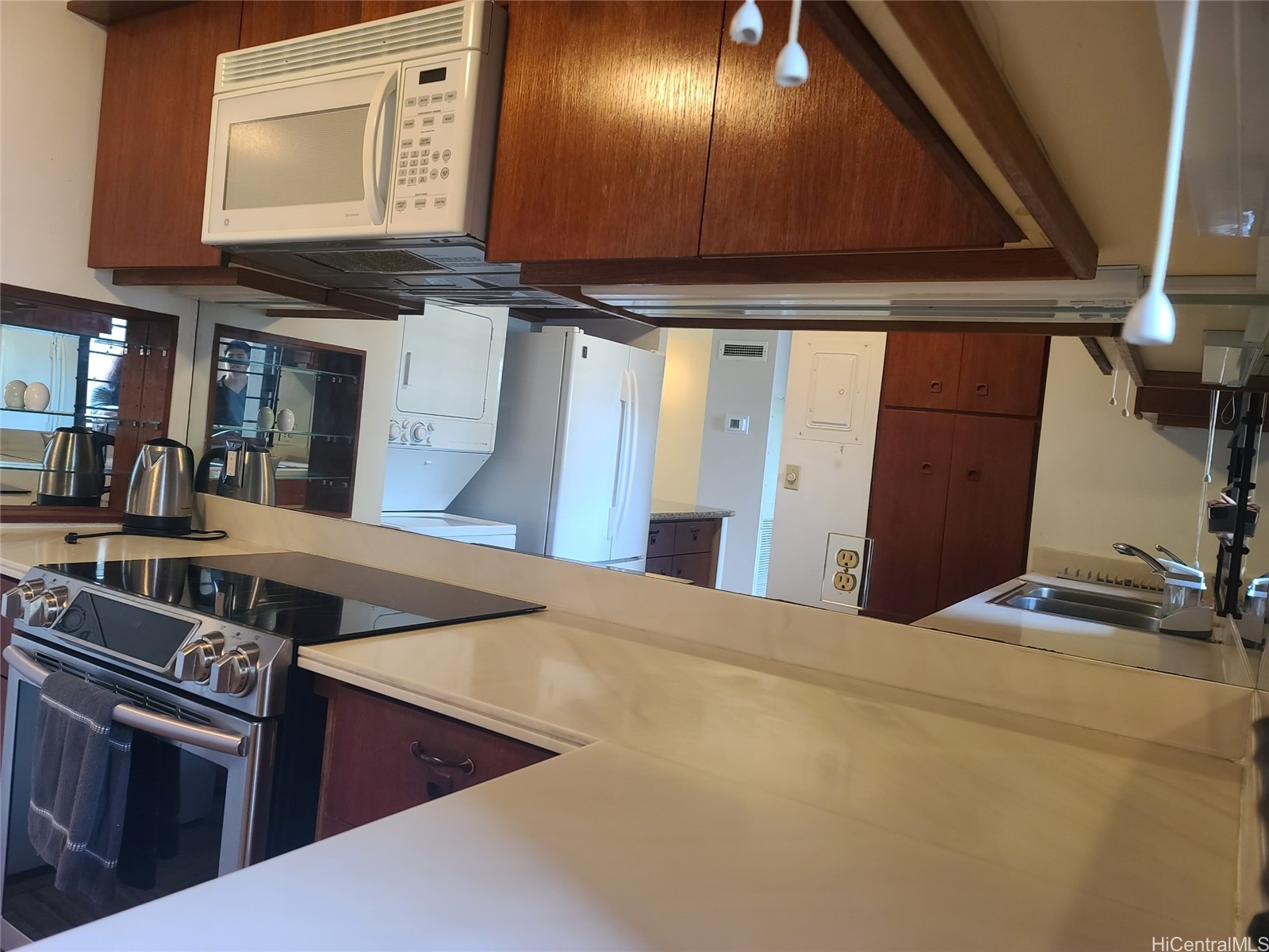 1910 Ala Moana Boulevard 18C