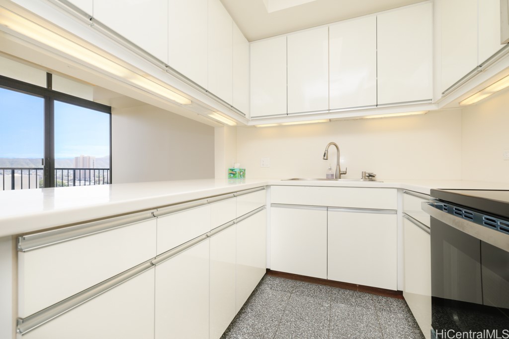 2781 Kapiolani Boulevard 1002