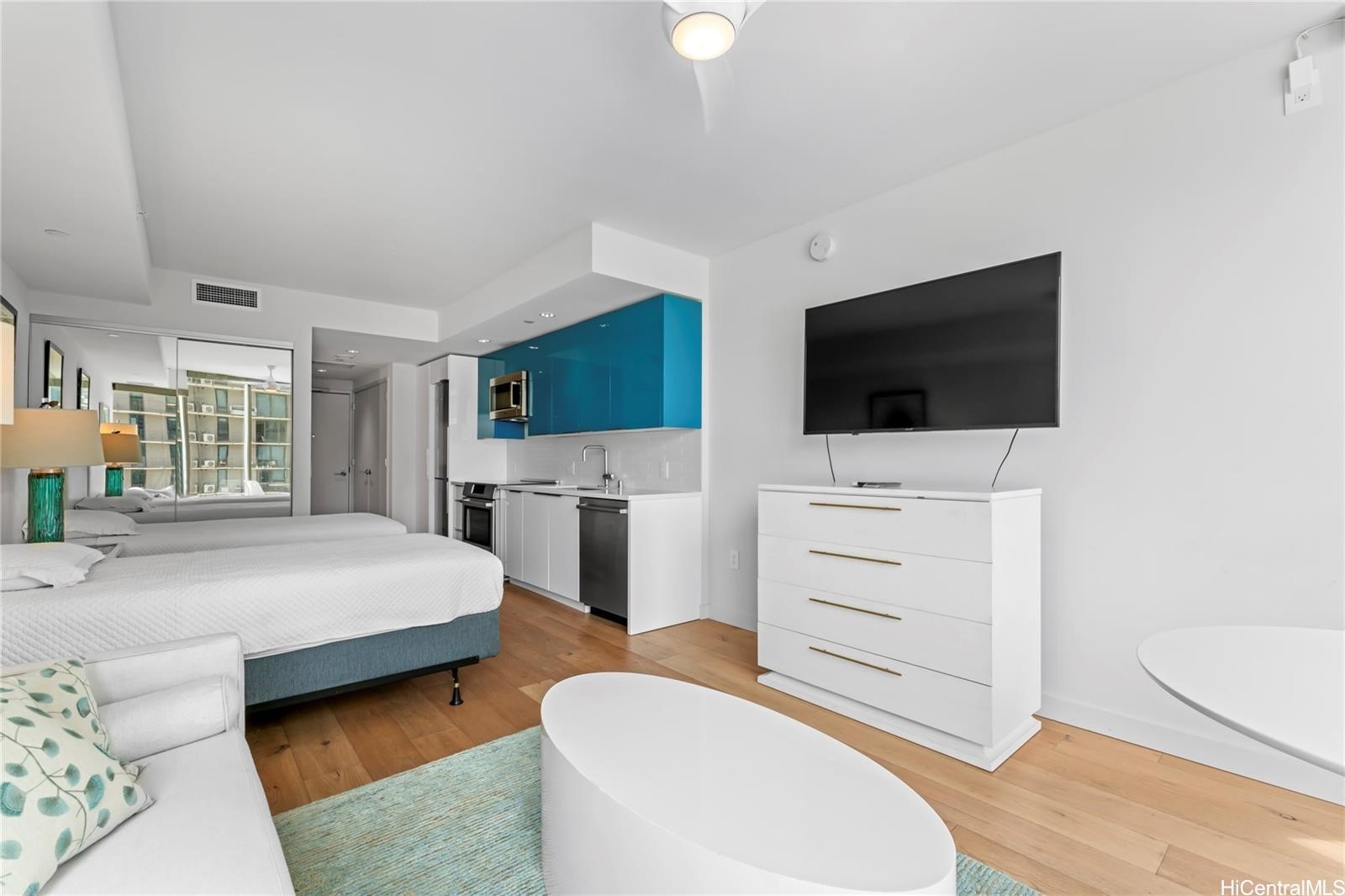 1001 Queen Street 1407