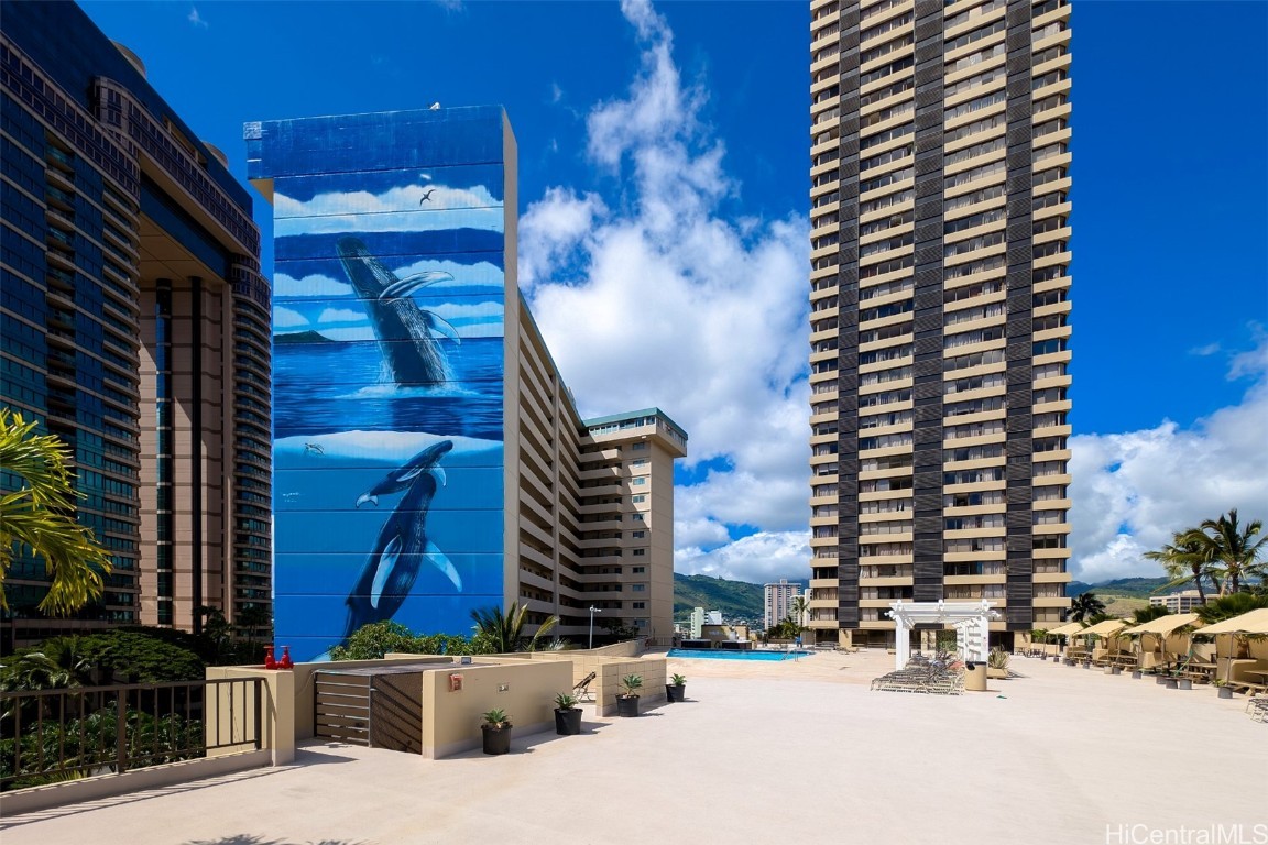 Hawaiian Monarch Condominium