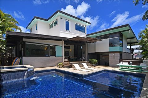 Photo of 4072 Kulamanu Street, Honolulu, HI 96816 (MLS # 202611048)